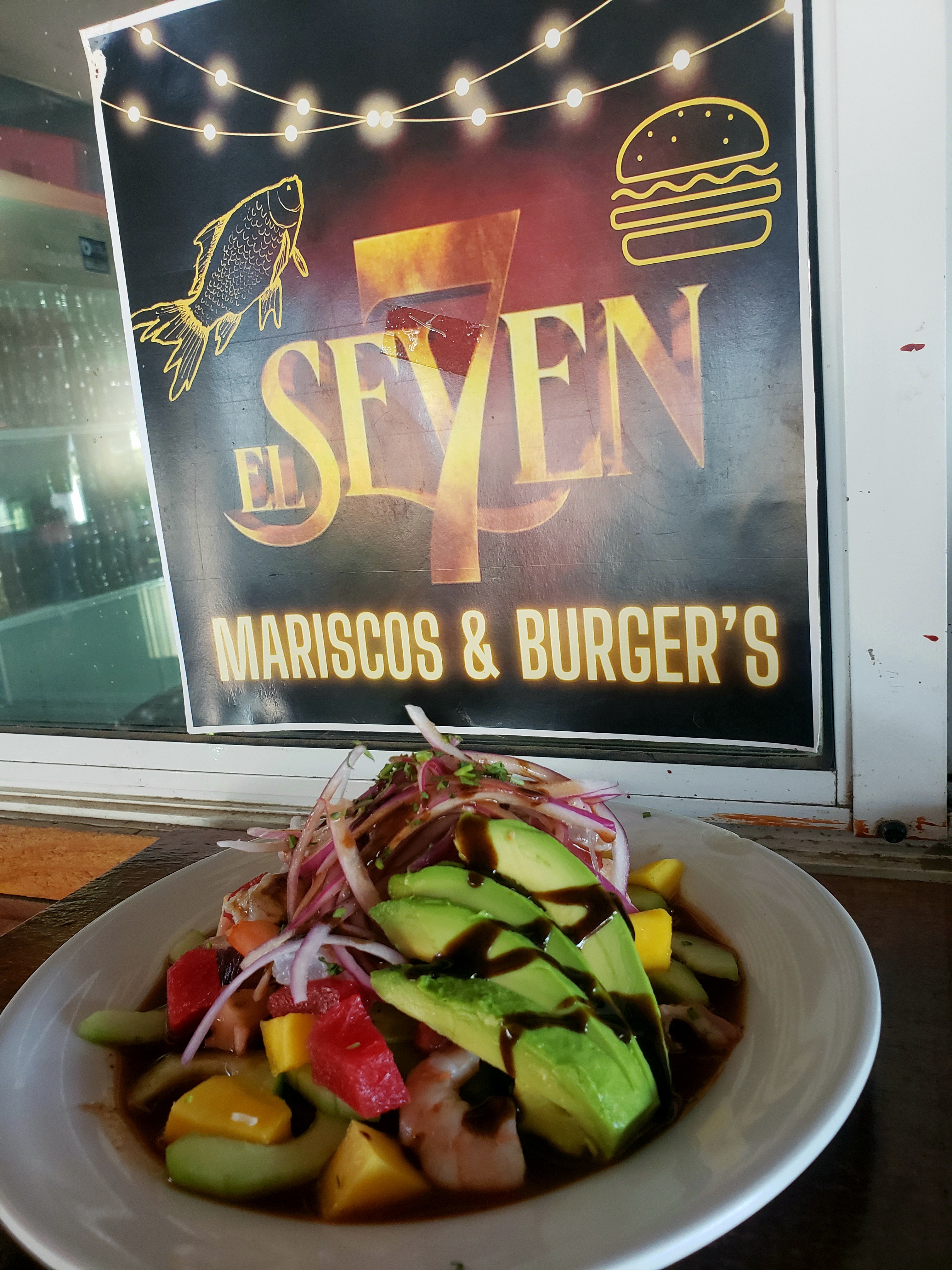 Mariscos & Burger "El Seven 7" image 7