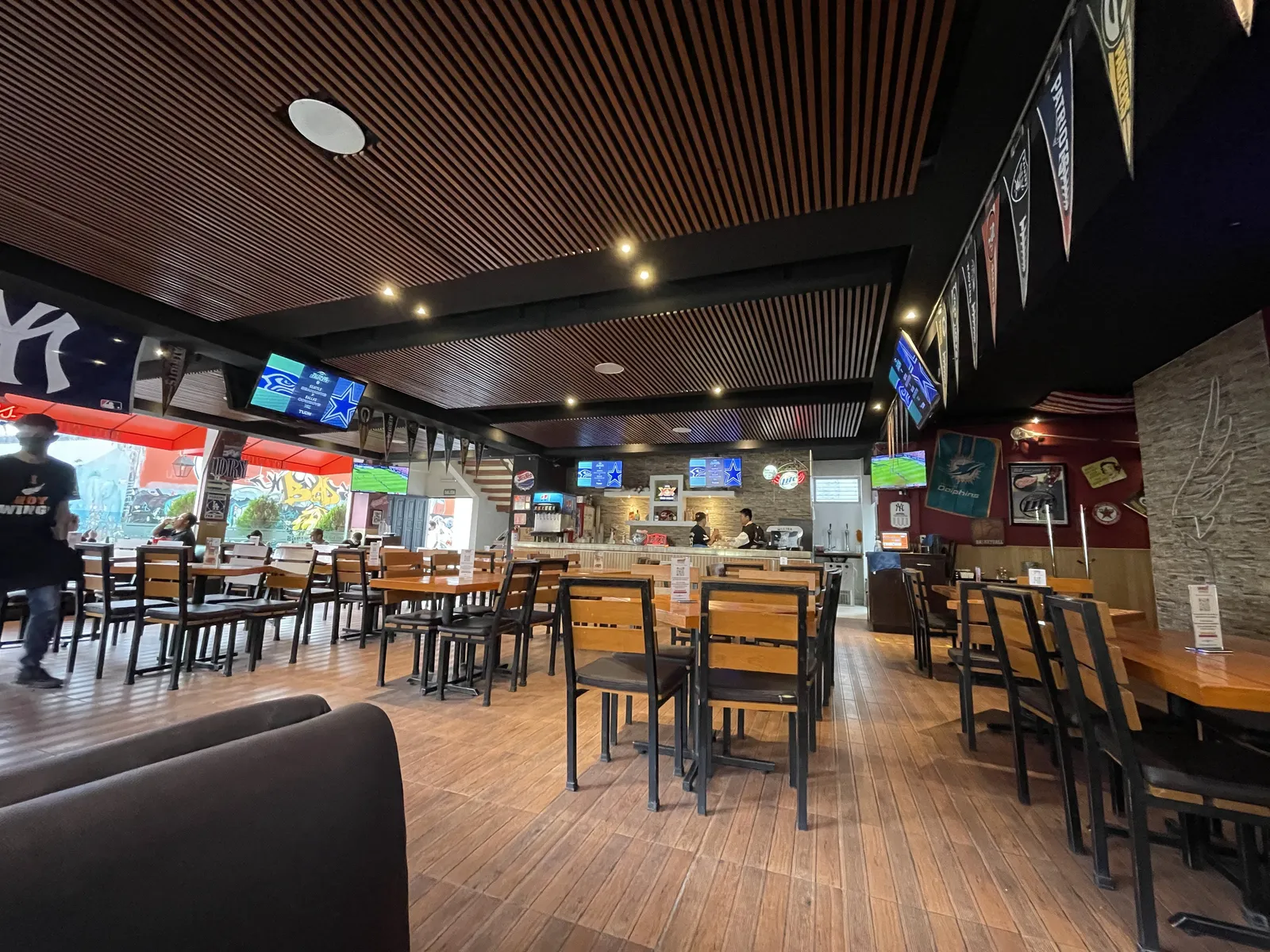 Hot Wings Silao image 3