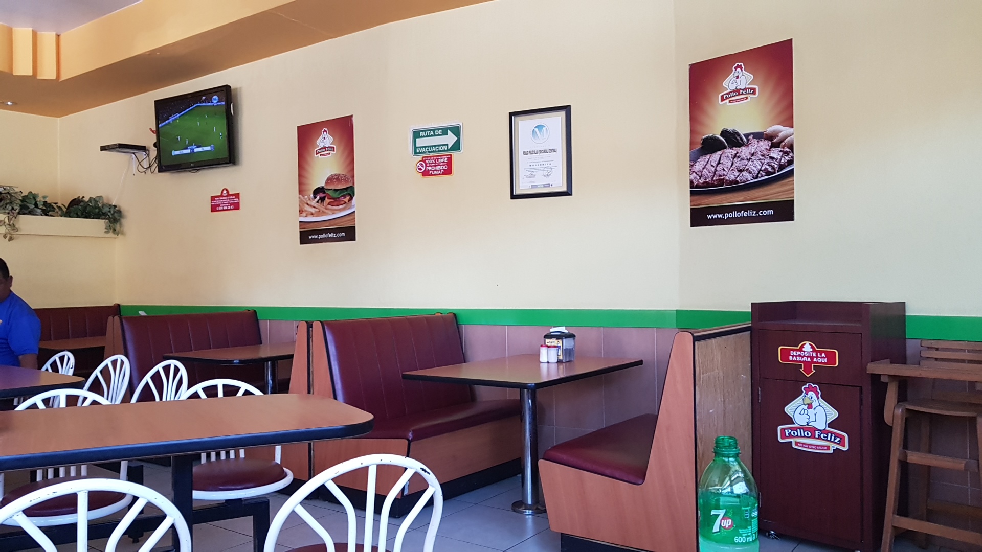 Restaurante Pollo Feliz Silao image 5