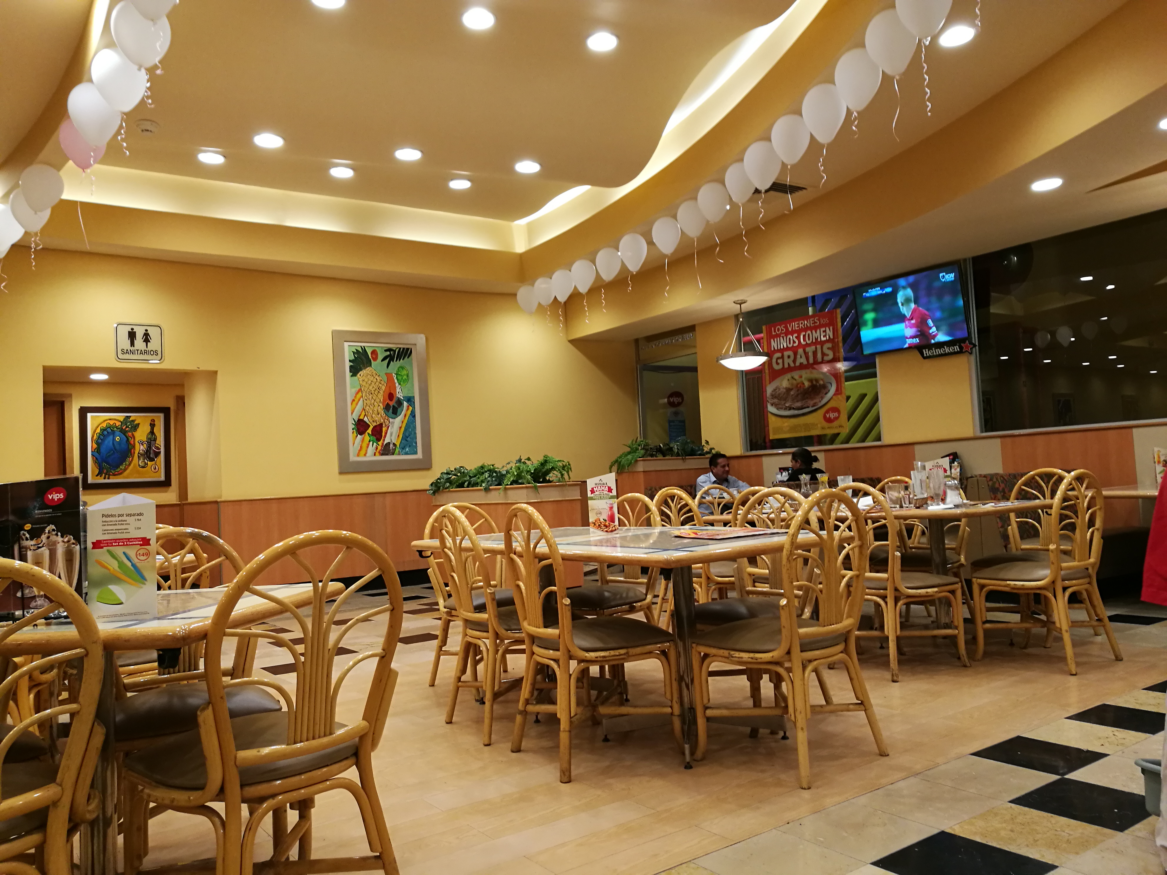 Vips Fuentes Del Valle image 1