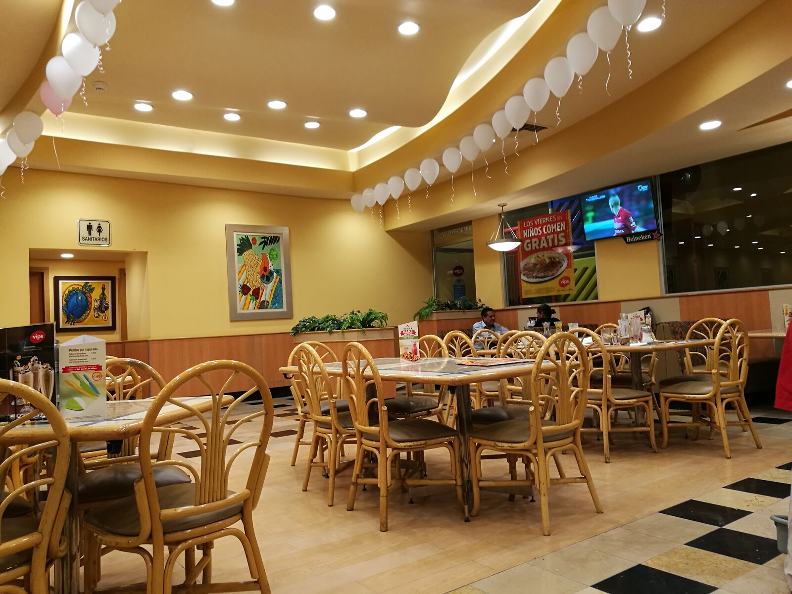 Vips Fuentes Del Valle image 1