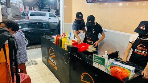 CHARLY’S BURGUERS (Fuentes Del Valle) image 2