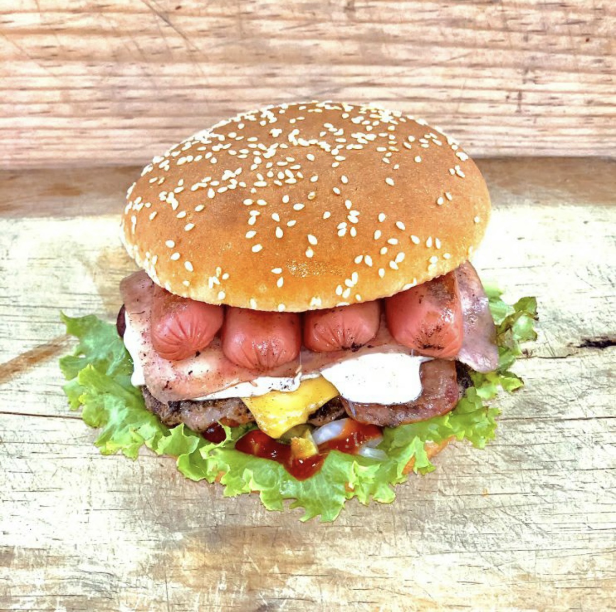 CHARLY’S BURGUERS (Fuentes Del Valle) image 8