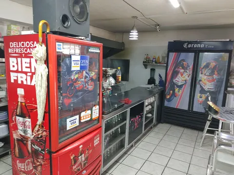 RESTAURANTE, SNACK & BAR CLANDESTINO GARAGE image 7