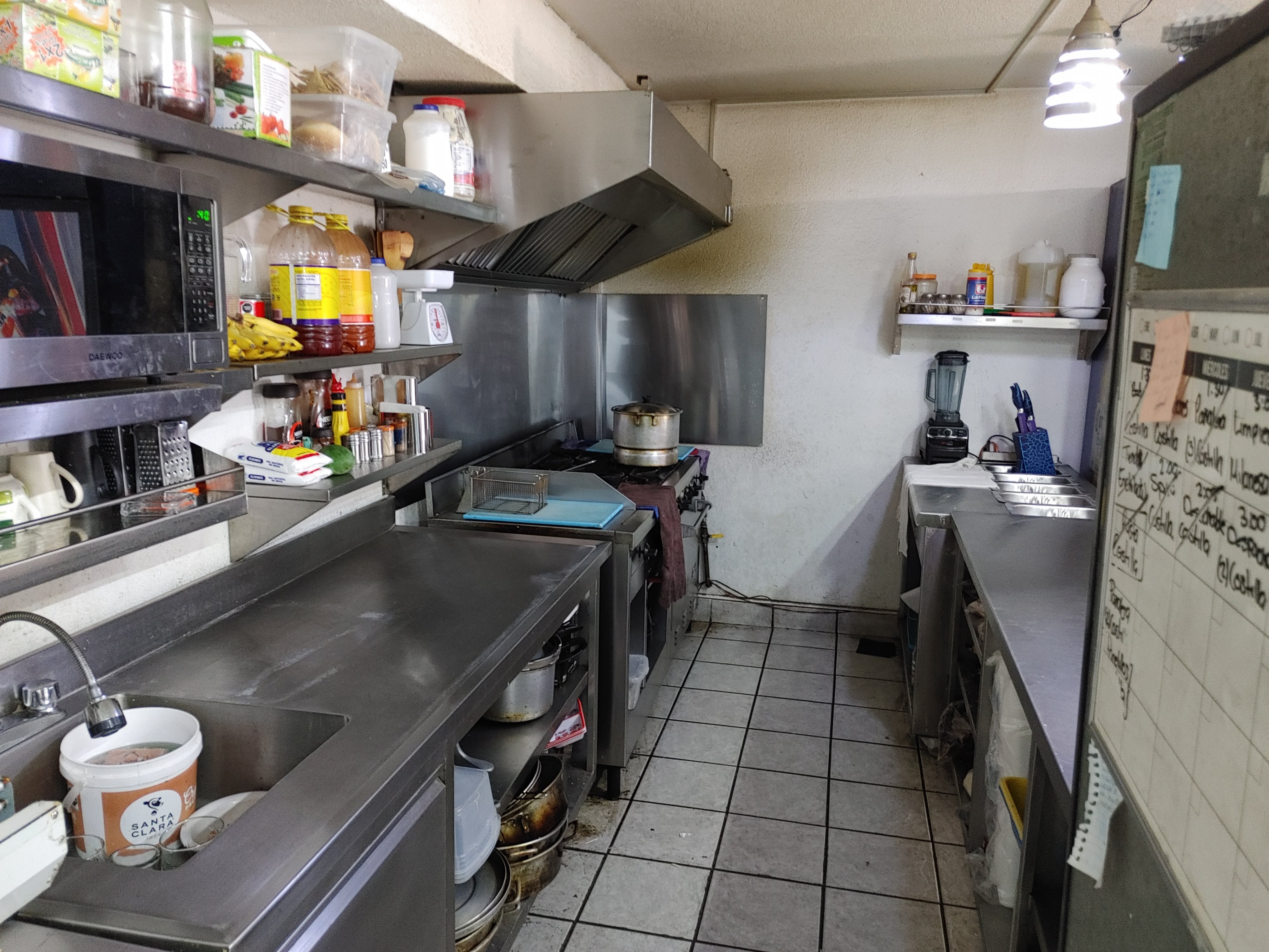 RESTAURANTE, SNACK & BAR CLANDESTINO GARAGE image 8