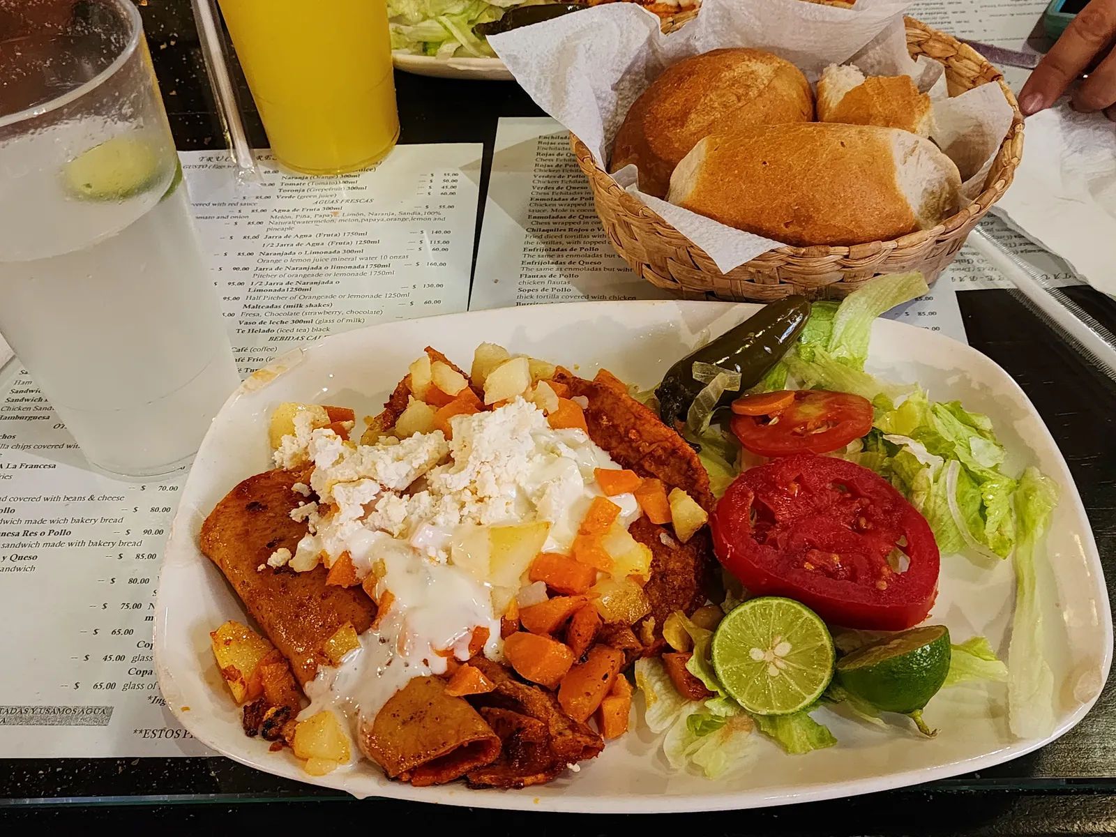 Truco 7 Restaurant image 2