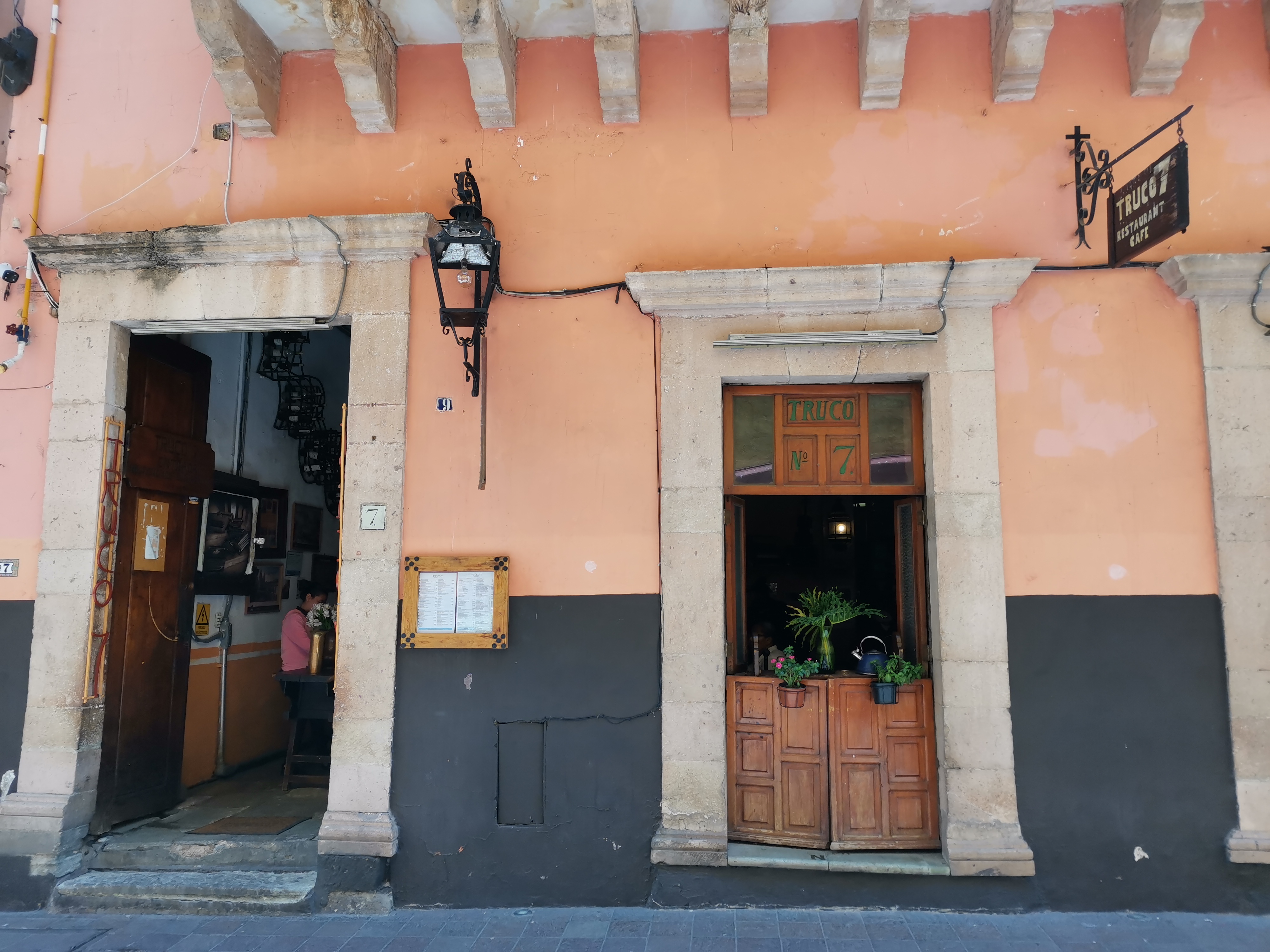 Truco 7 Restaurant image 6