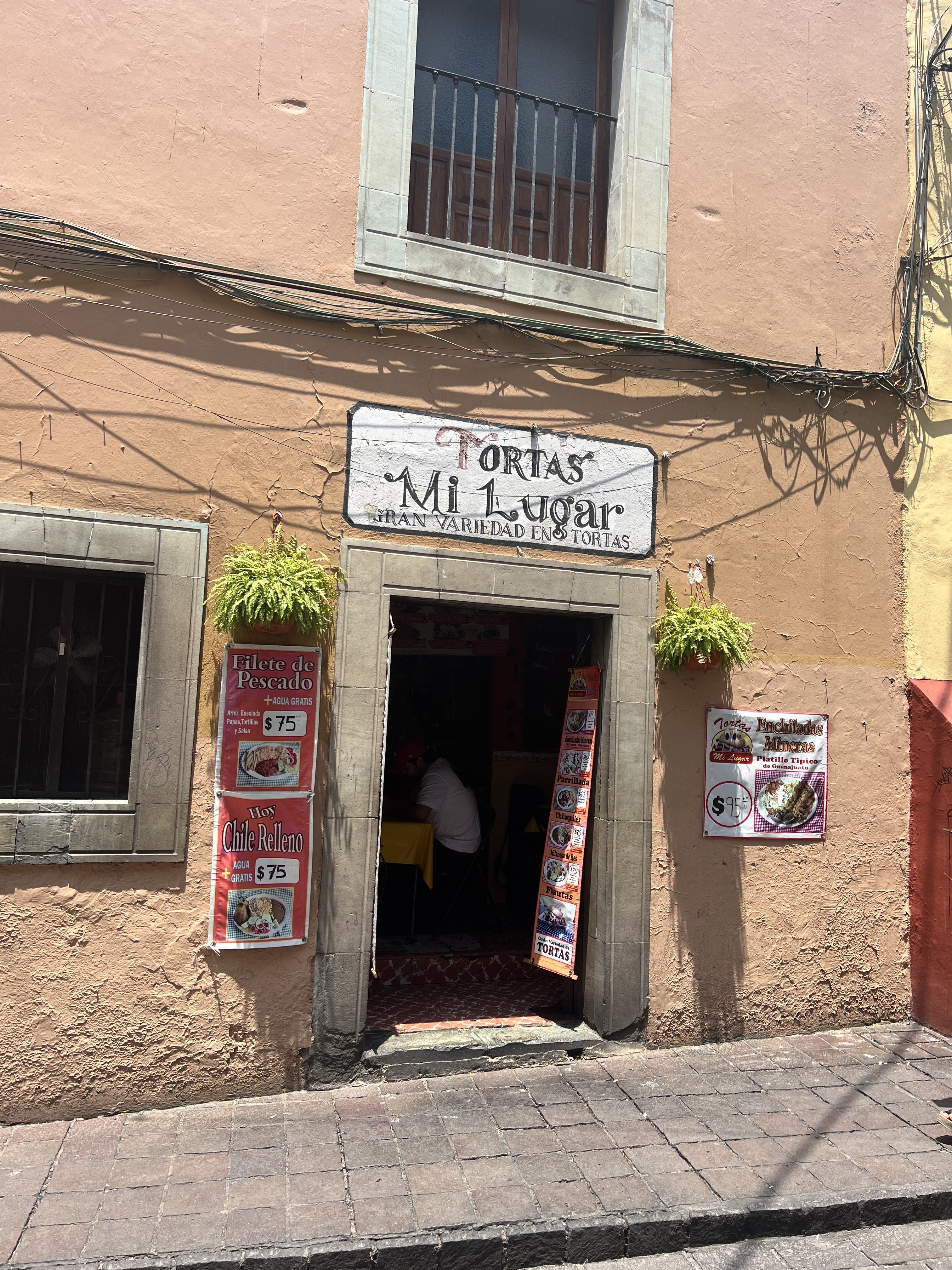 Tortas Mi Lugar image 3