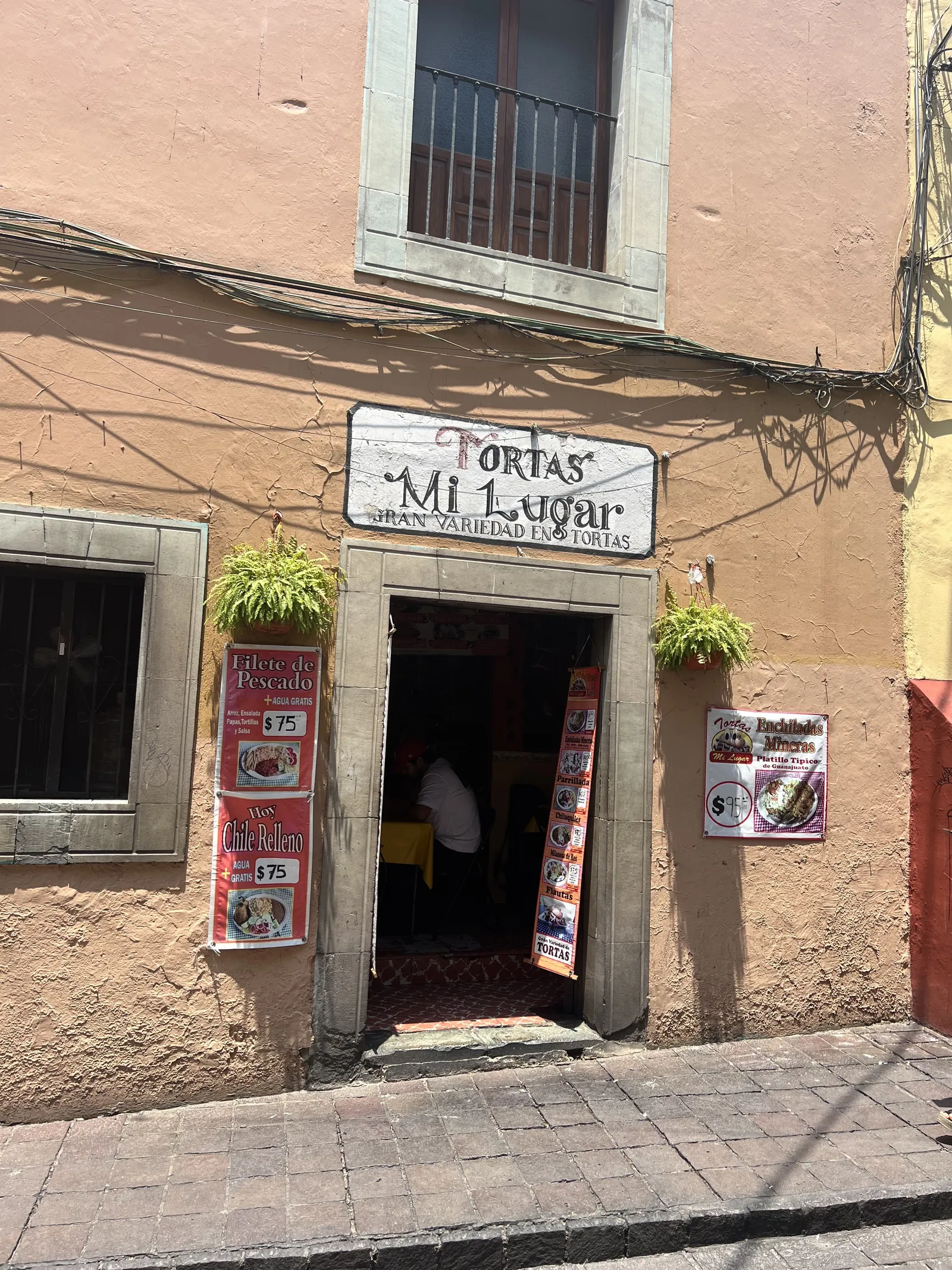 Tortas Mi Lugar image 3