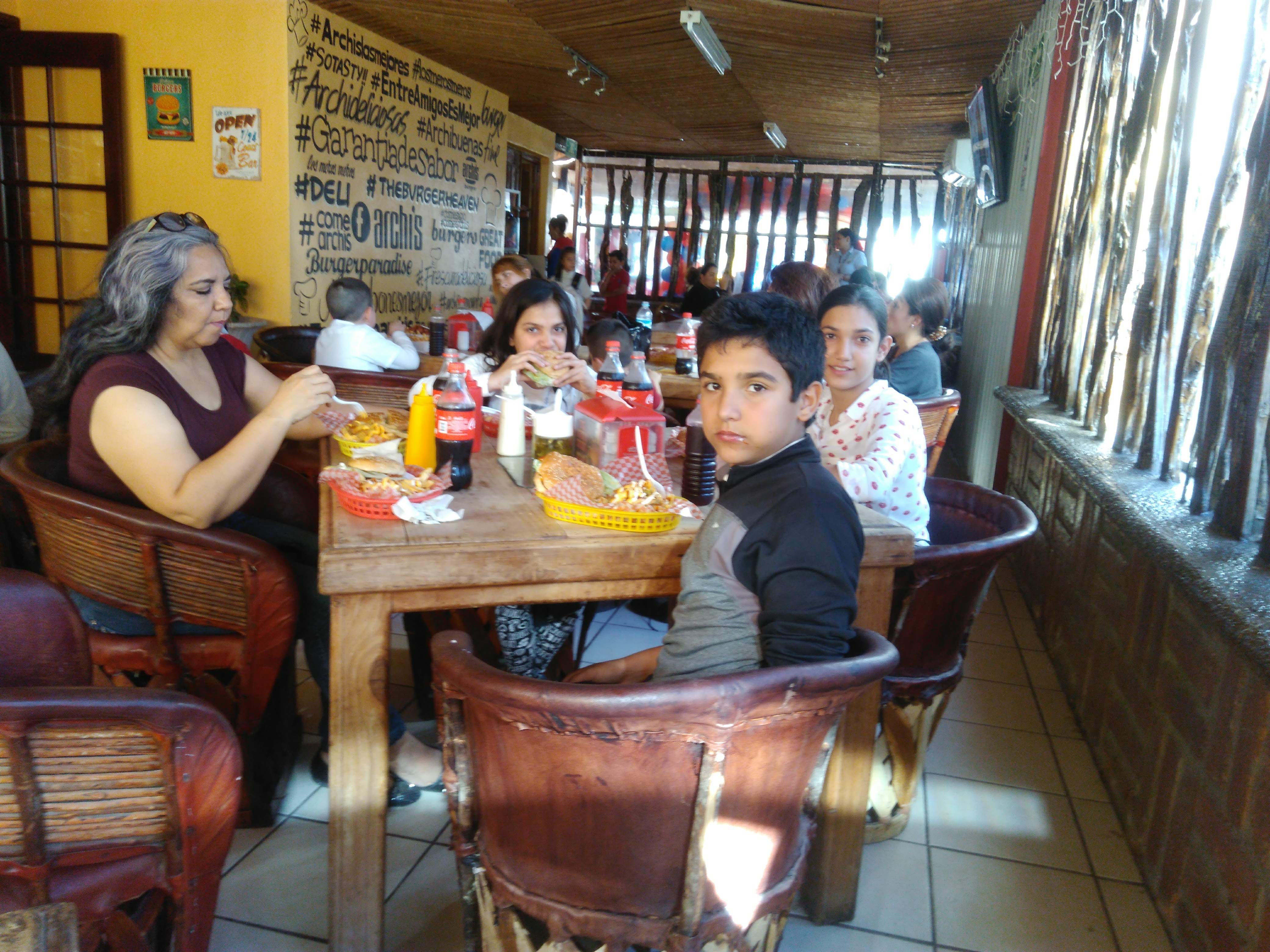 Archis Burgers image 7