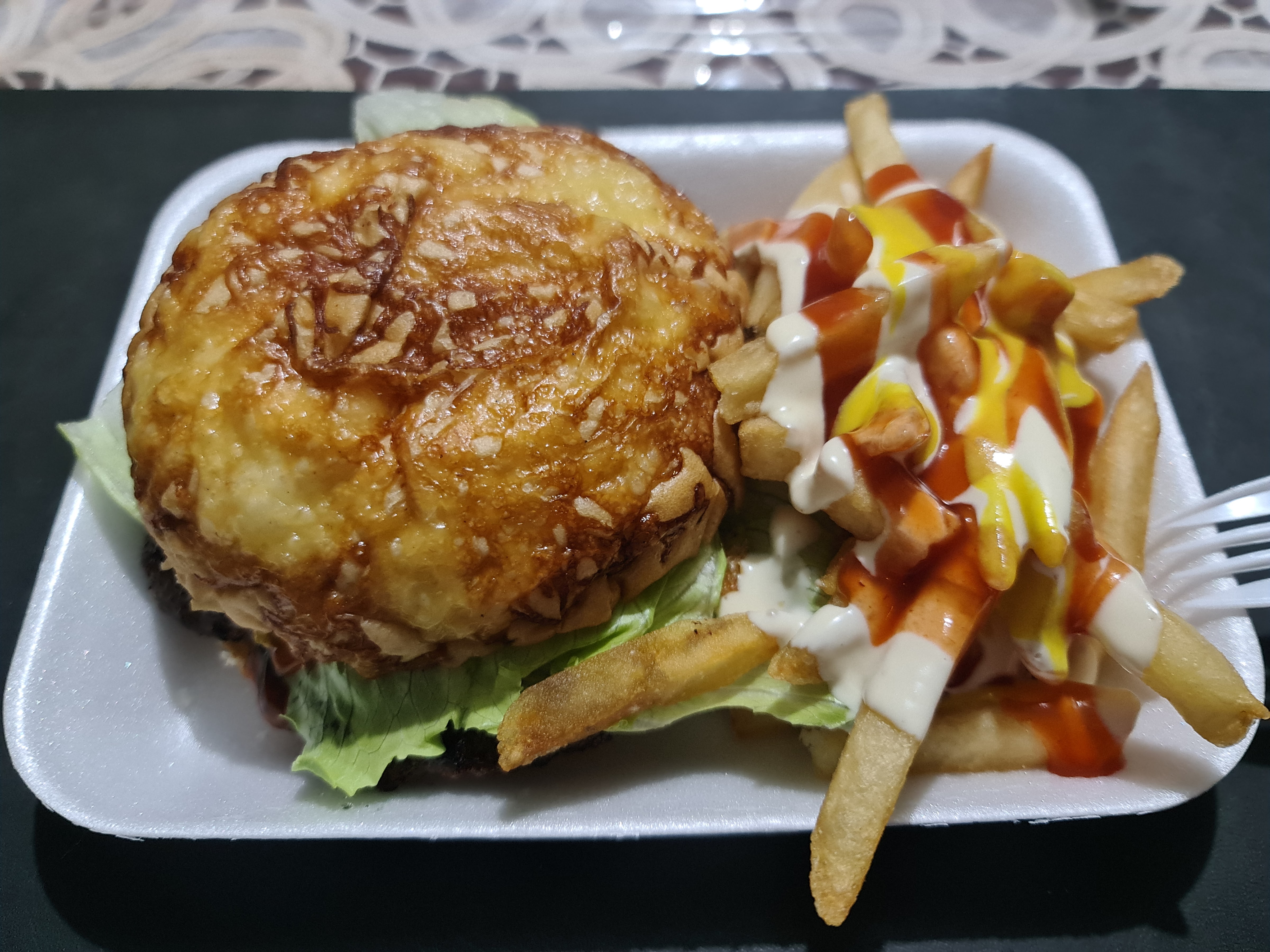 Hamburguesas Dacias (Salchipapas) image 2