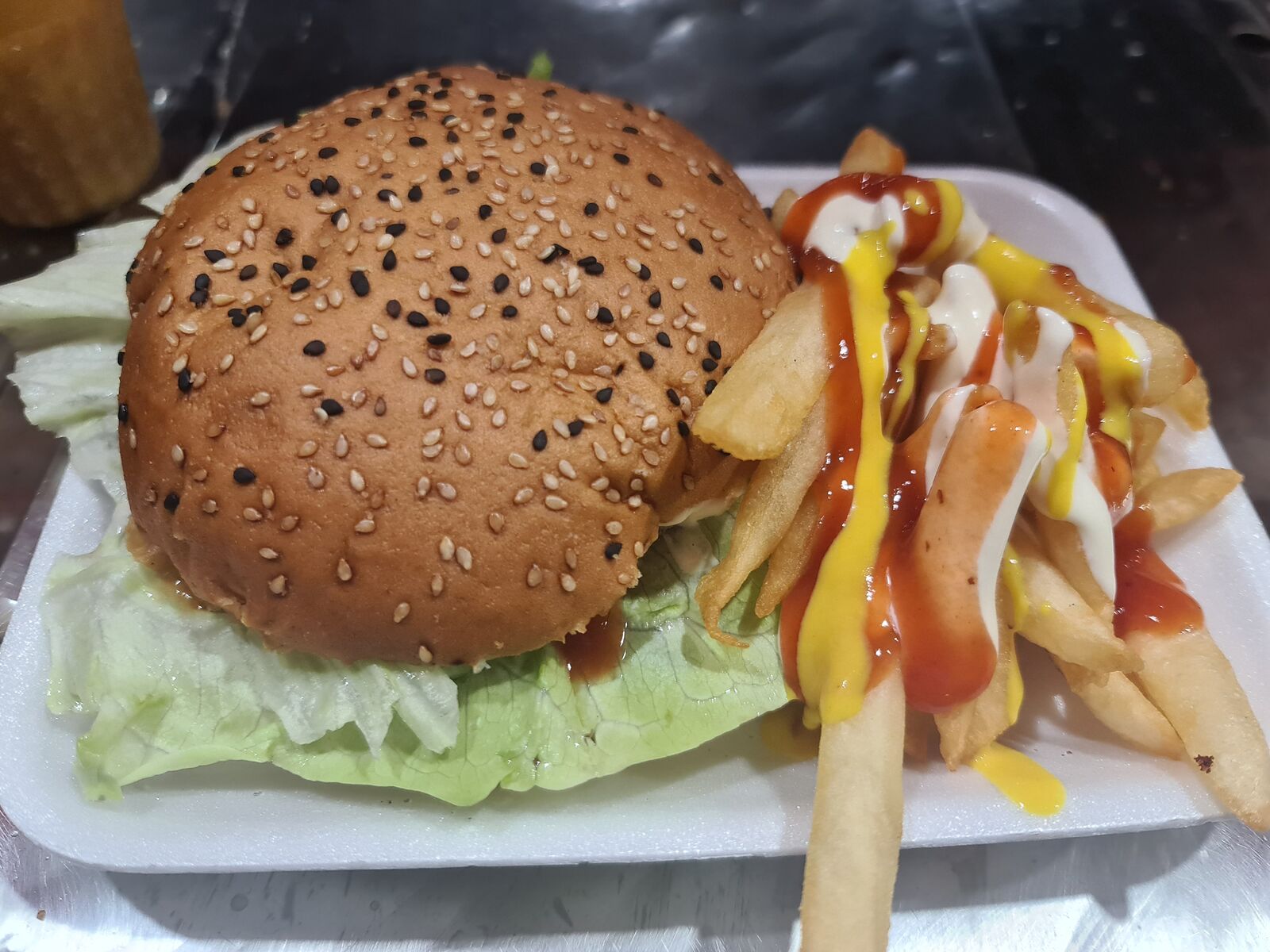 Hamburguesas Dacias (Salchipapas) image 9
