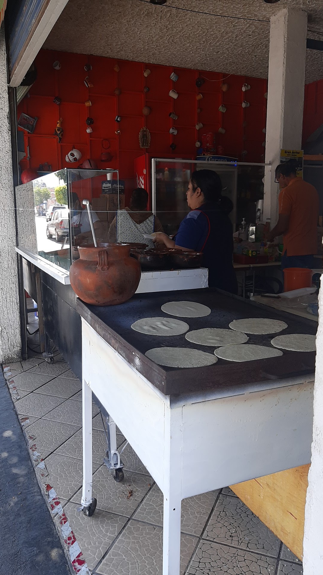 Mariscos Ymas Restaurant image 1