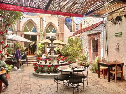 Café De La Parroquia image 2