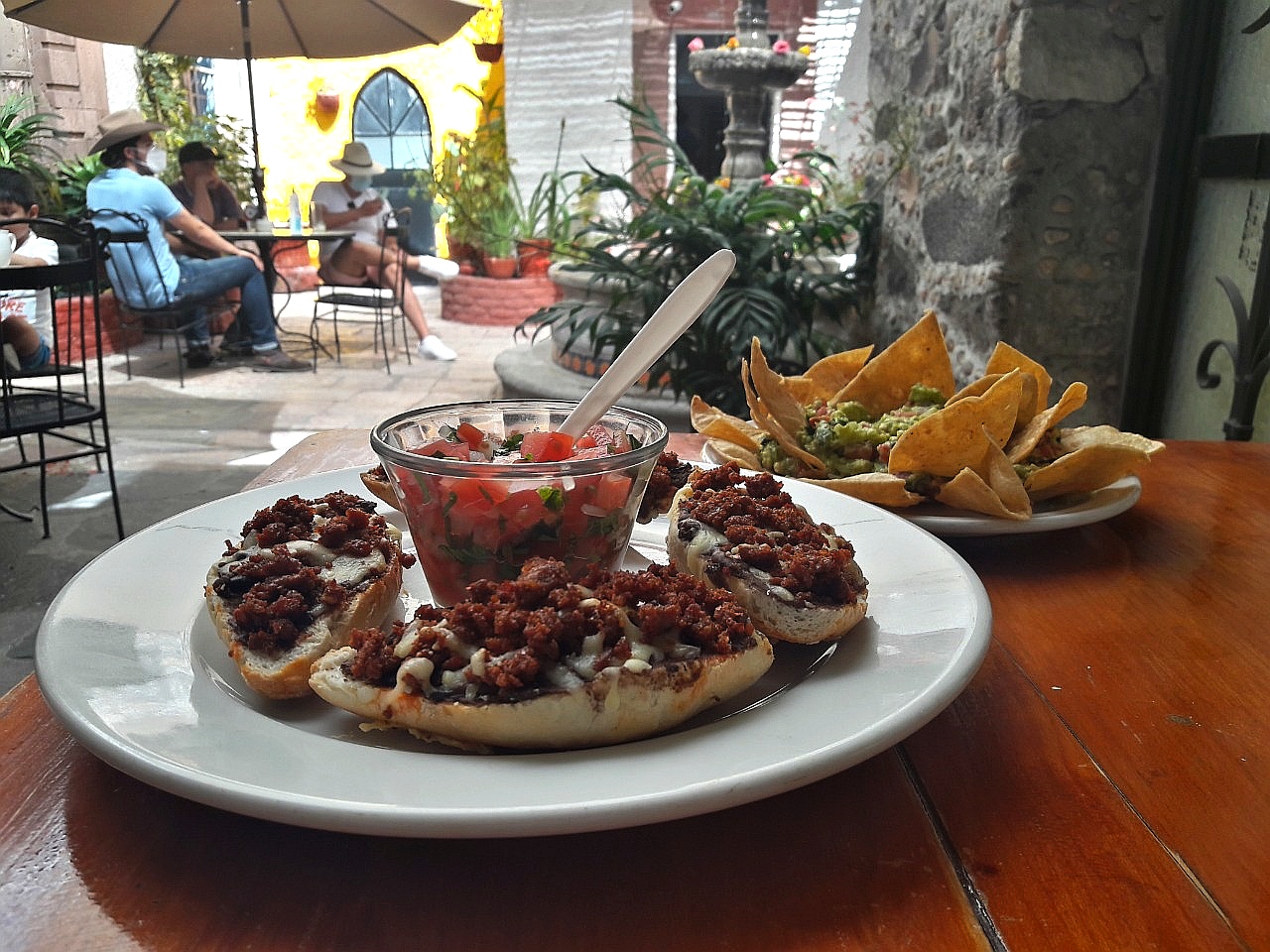 Café De La Parroquia image 9