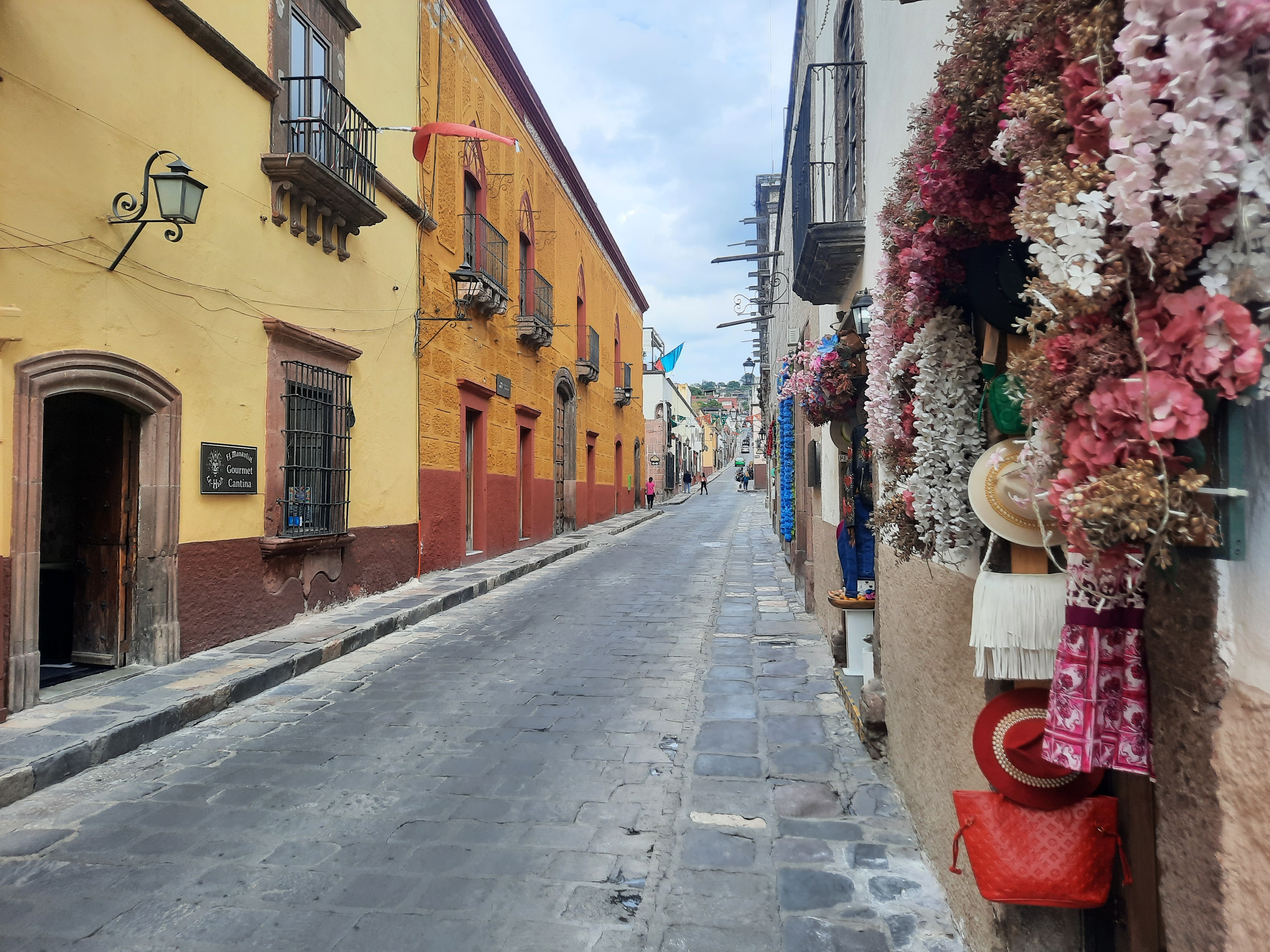 Los Milagros image 7