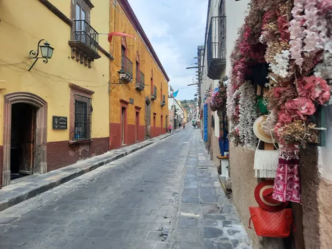 Los Milagros image 7