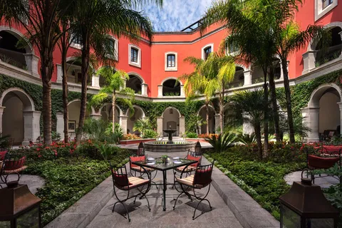 1826 Restaurant image 3