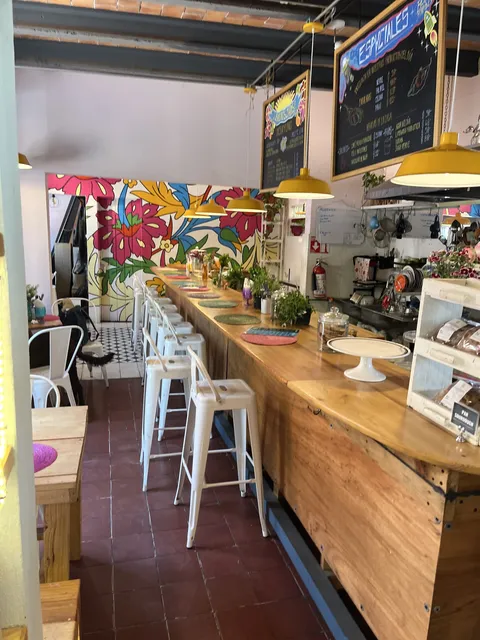 Deli Q image 7