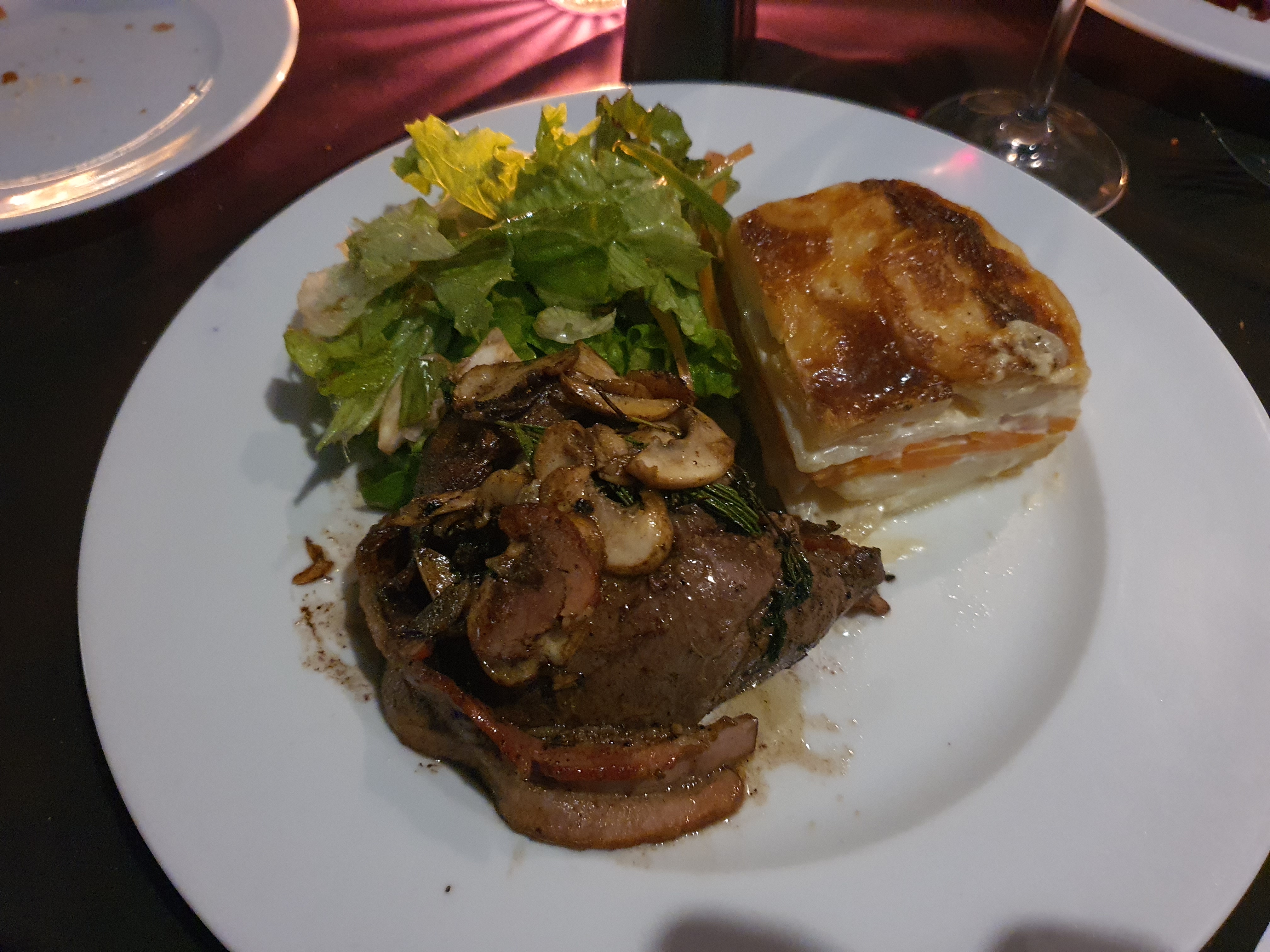 Berlin Bar & Bistro image 6