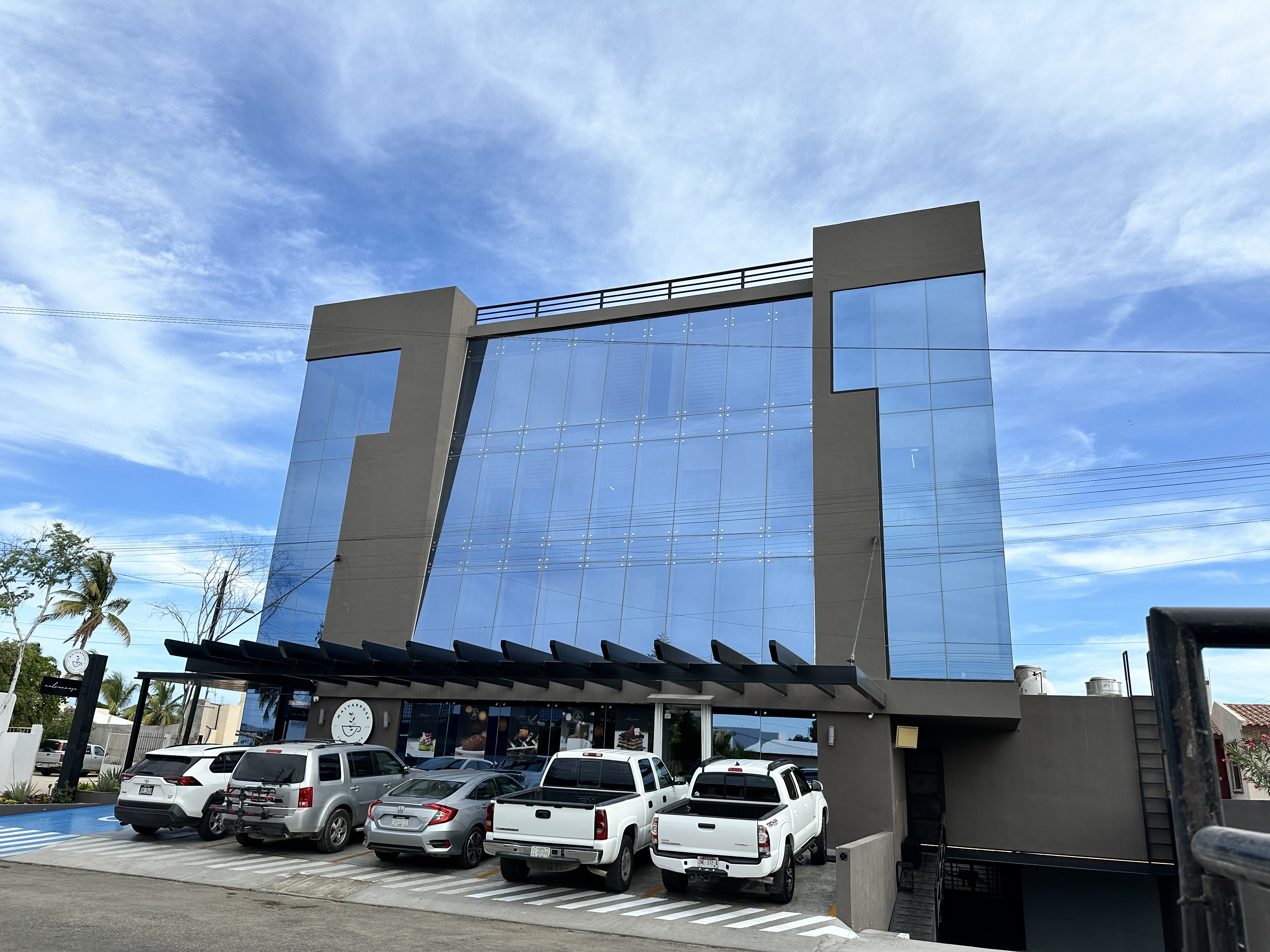 Malvarrosa Coffee & Food image 6