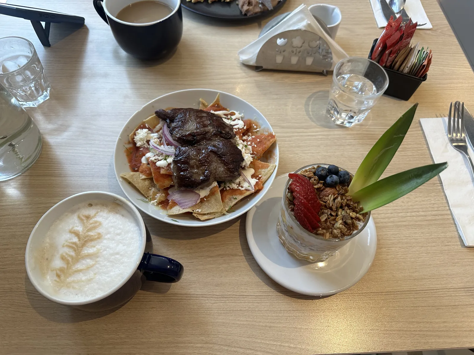 Malvarrosa Coffee & Food image 10