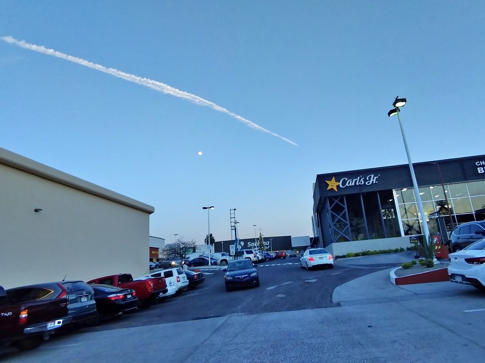 Carl's Jr. image 3