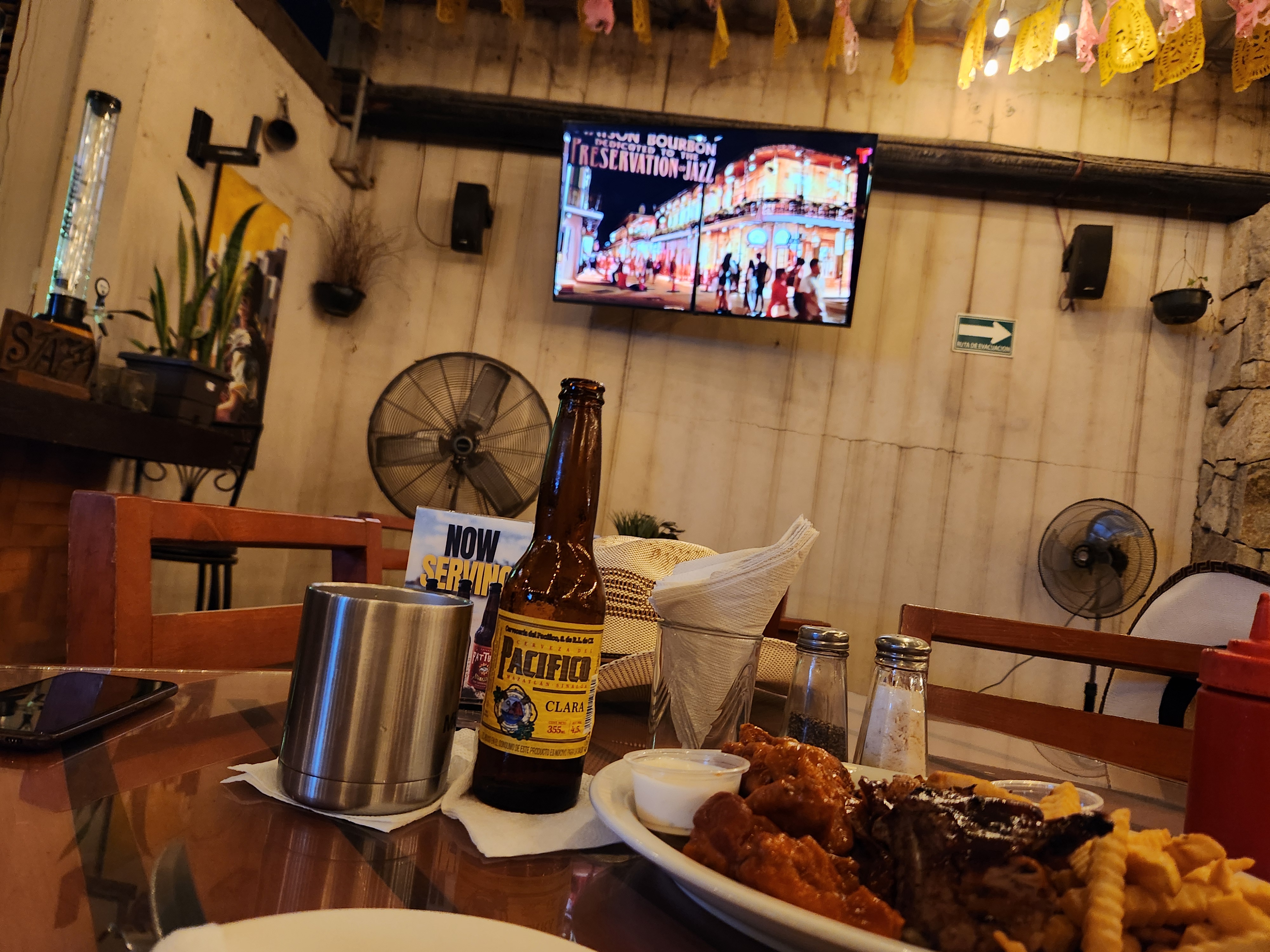 Dante's Restaurant and Rib Shack image 4