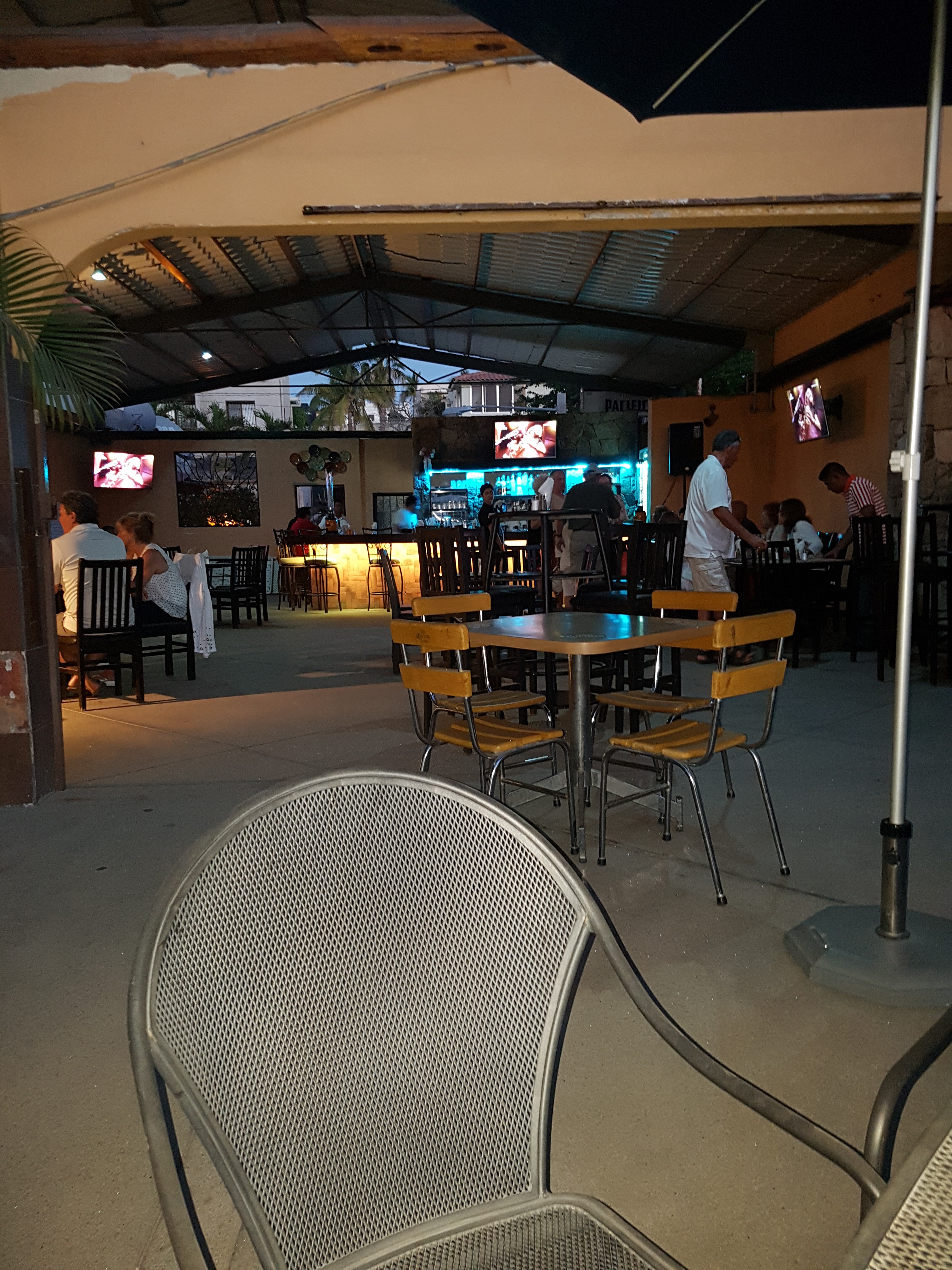 Dante's Restaurant and Rib Shack image 8