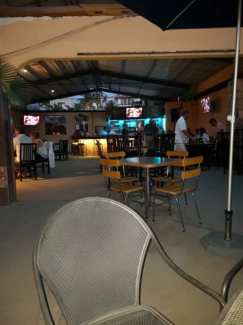 Dante's Restaurant and Rib Shack image 8