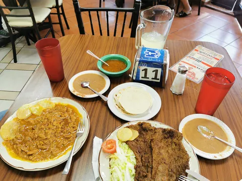 Antiguo Restaurant Jardin image 8
