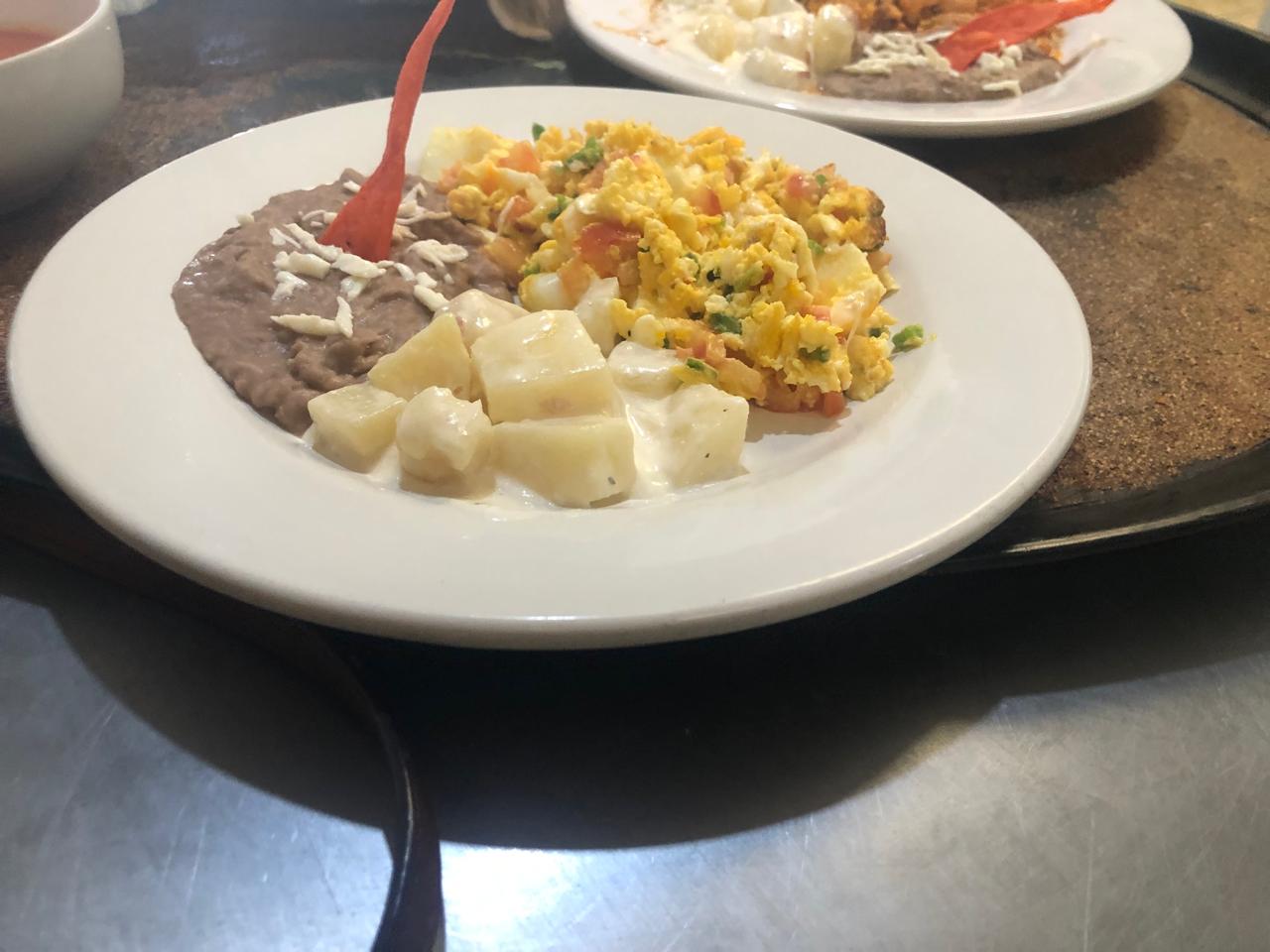 Hawaii Restaurante image 3