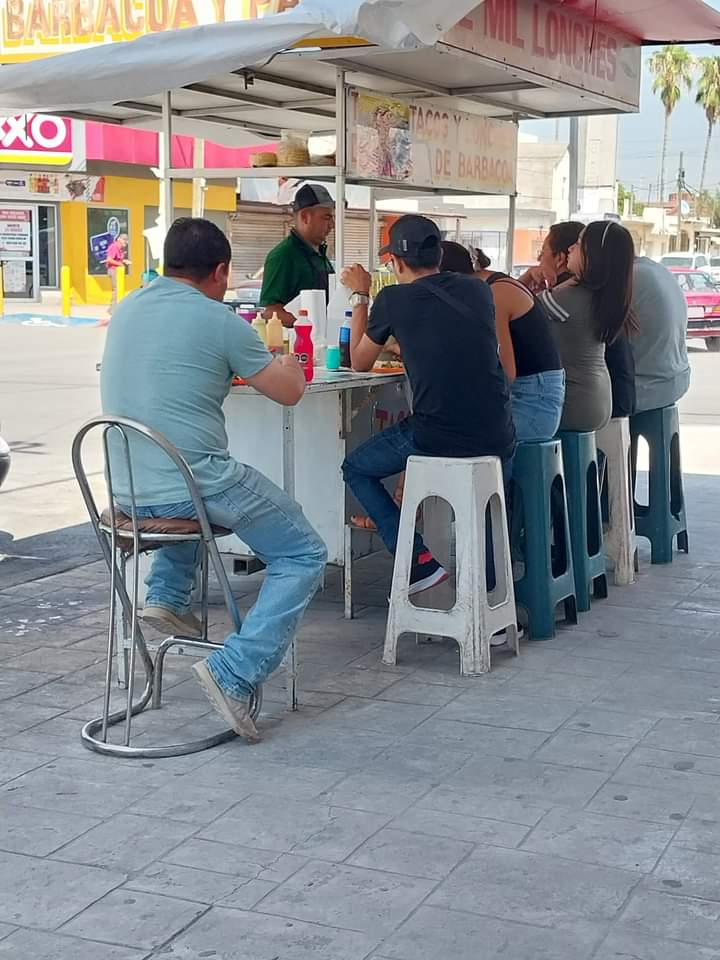 EL MIL LONCHES image 5