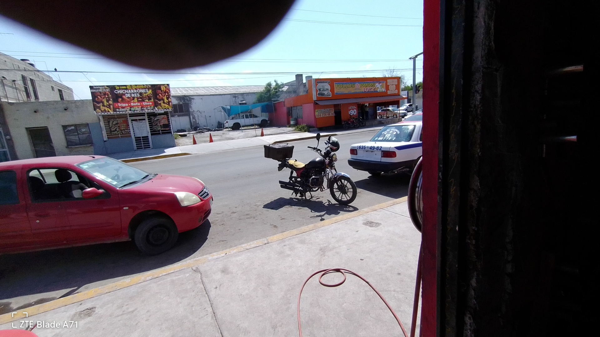 Pollos y Papas Loky image 5