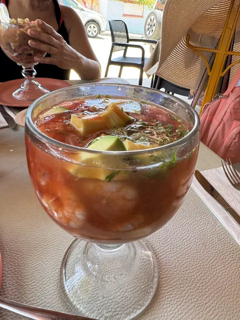 Mariscos Las Tres Islas image 8