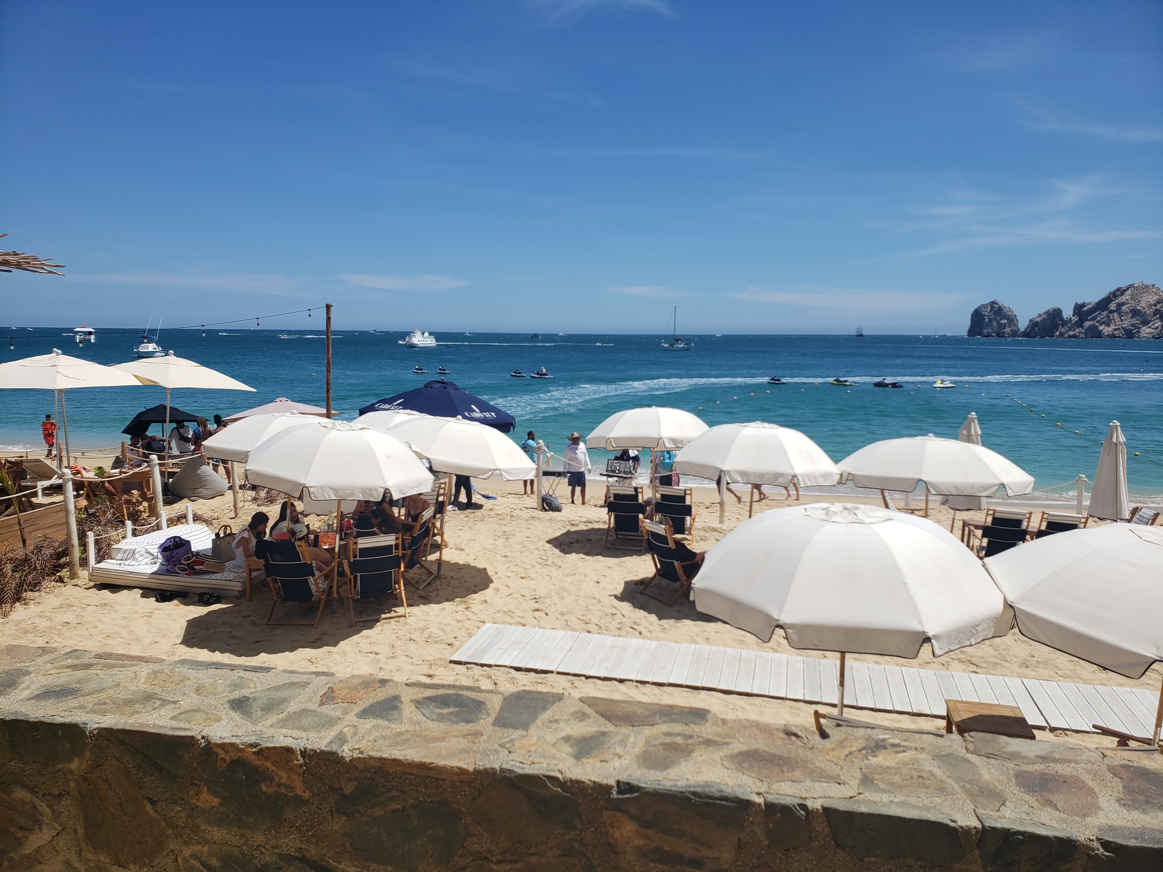 SUR Beach Club image 7