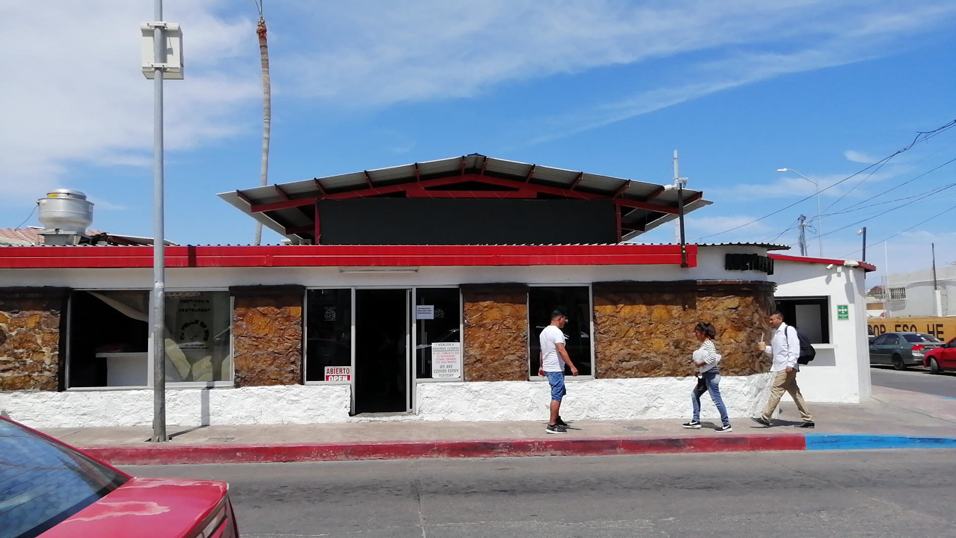 El Pollo de Oro image 1