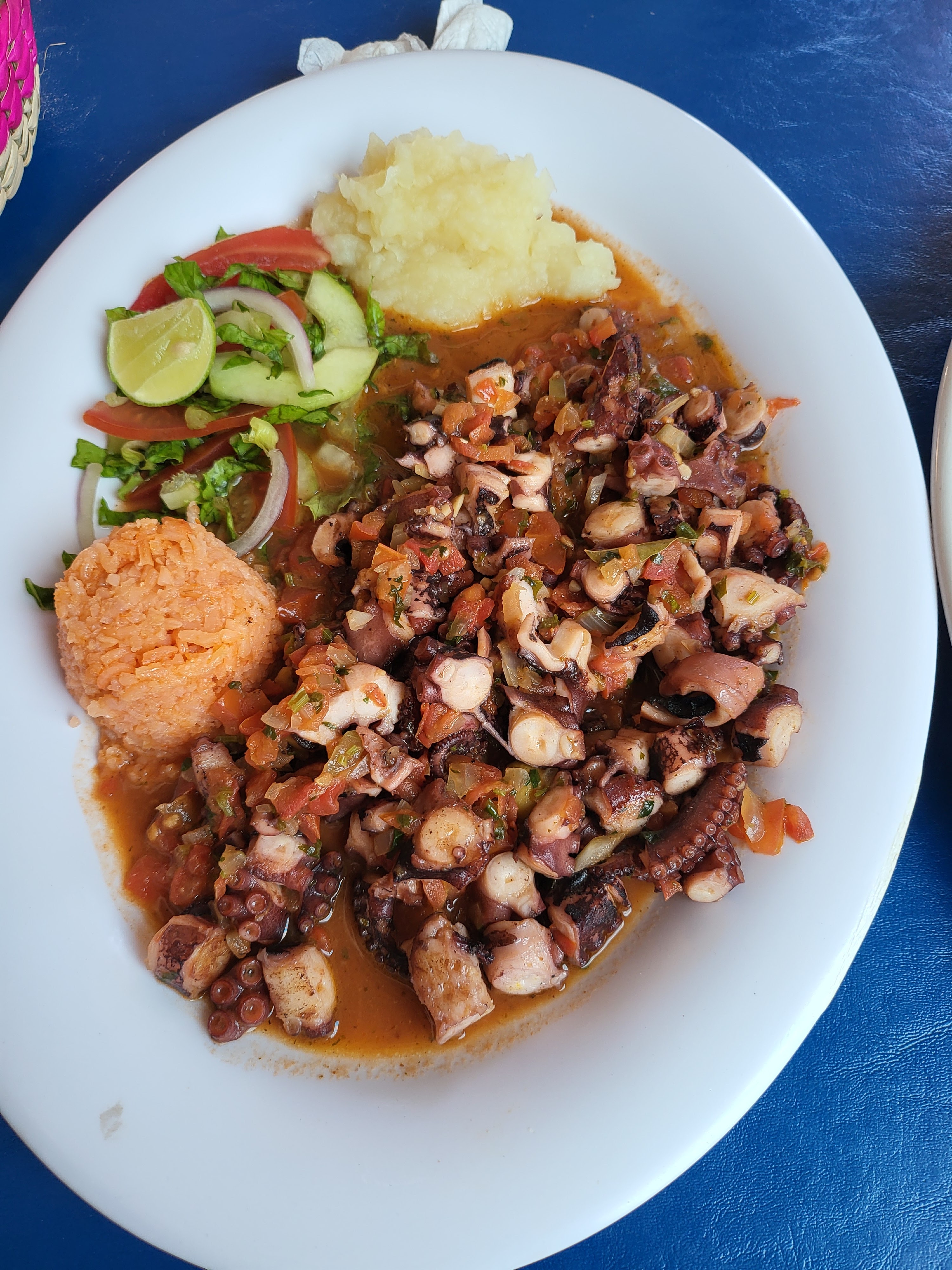 El Pescador image 10