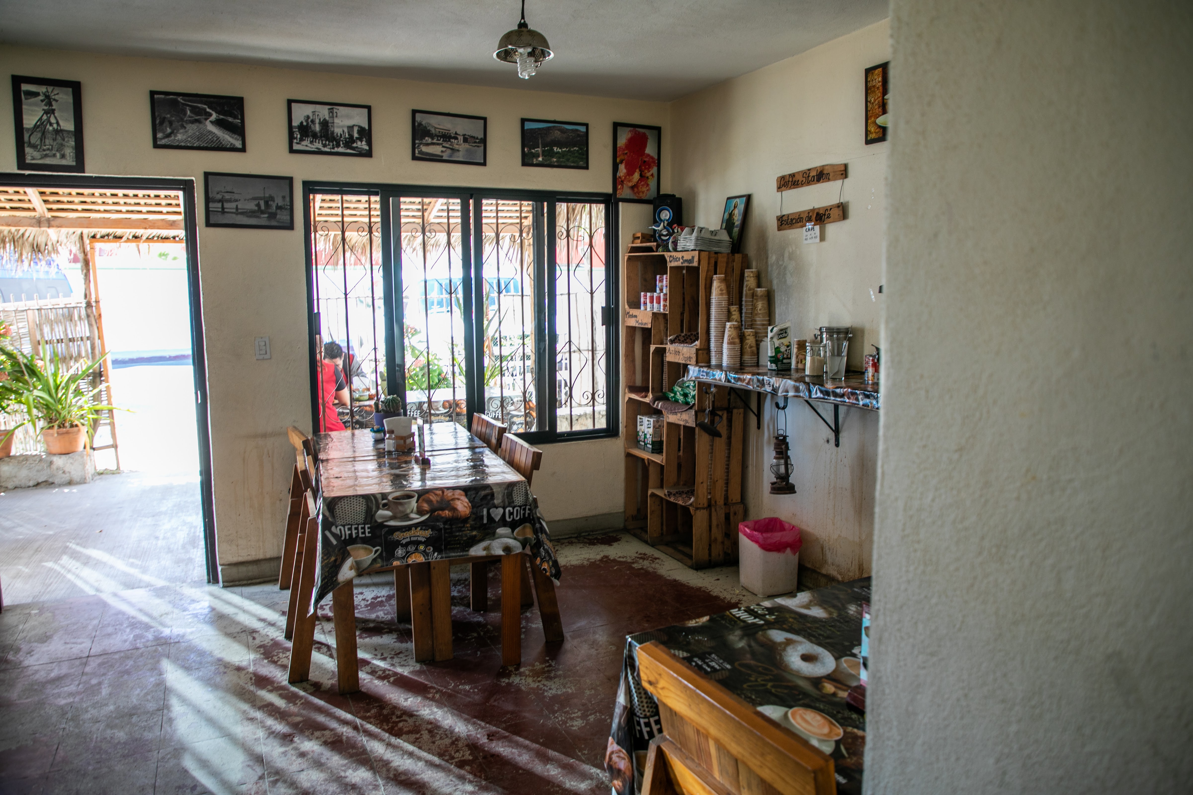 Restaurante | La esquina choyera | pelícanos, Médano image 8