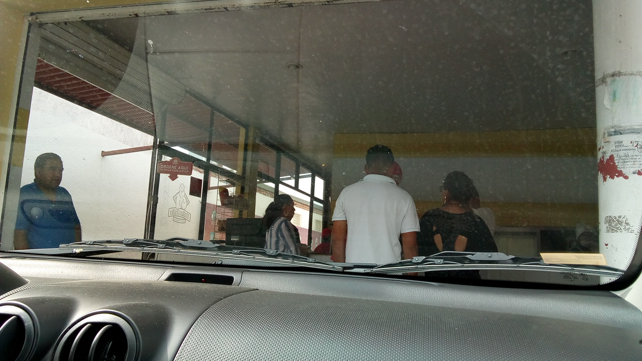 Restaurante Pollo Feliz Valle image 7