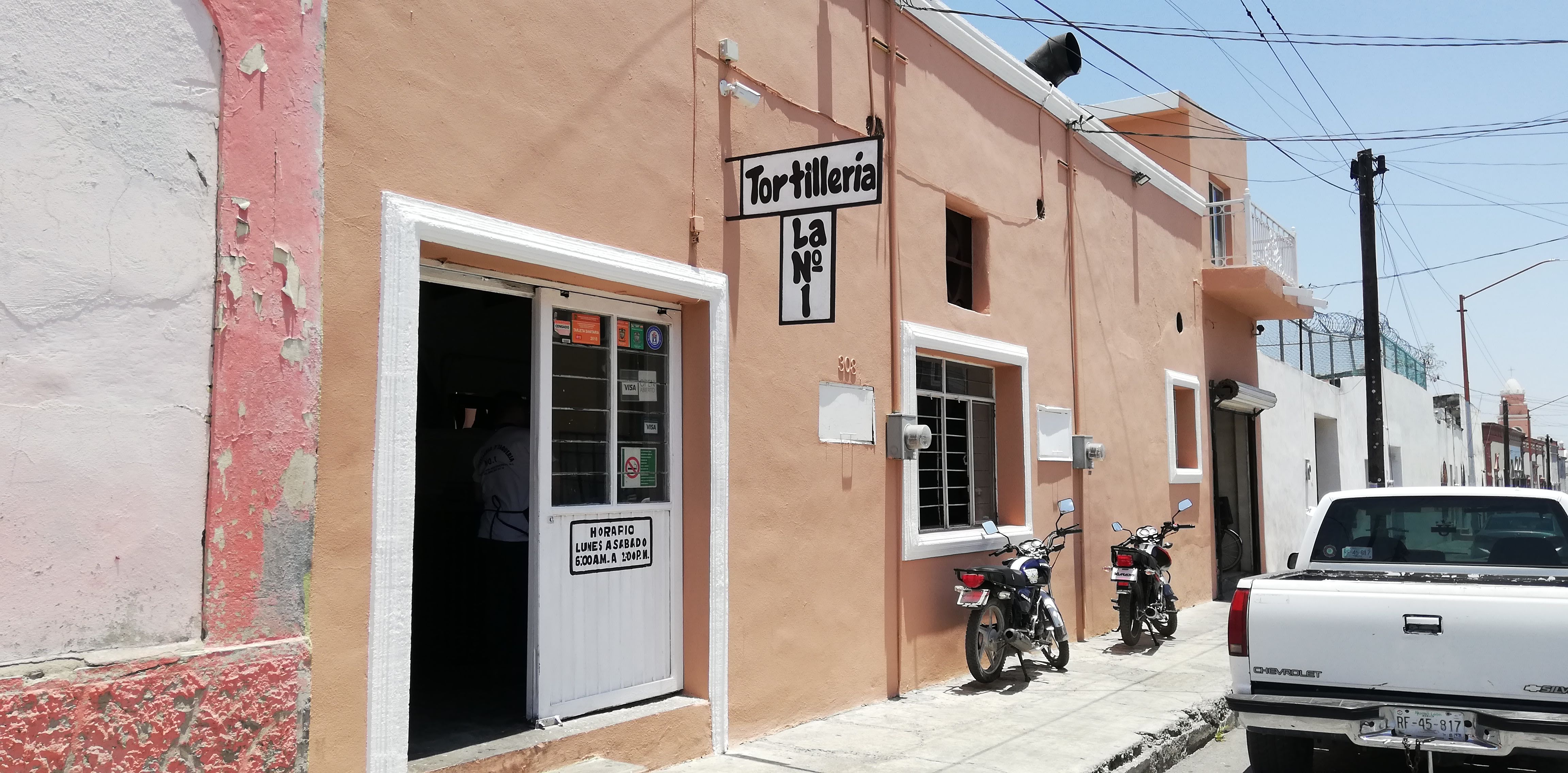 Tacos de la 1 image 1