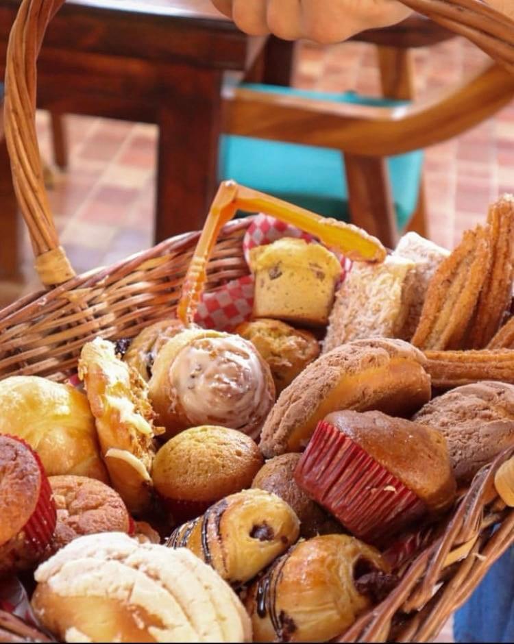 Bartolos Family Restaurant image 3