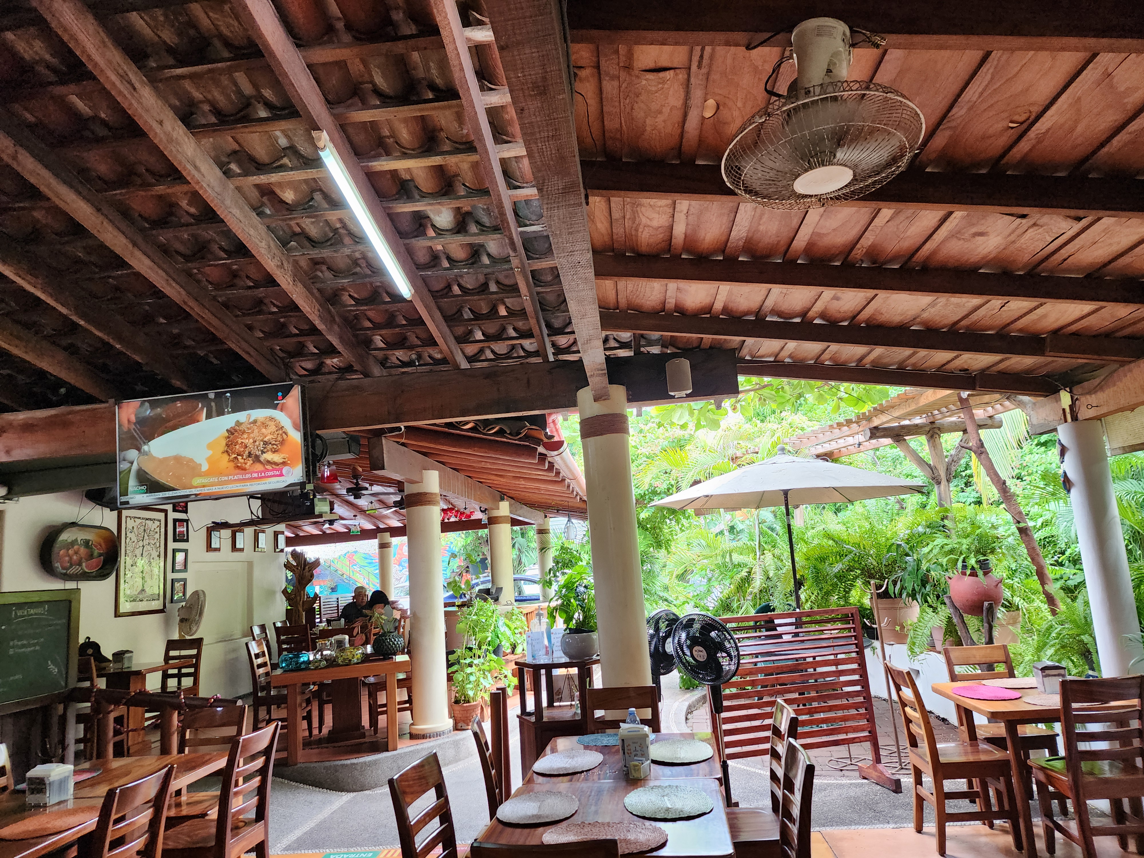 Carmelitas Café image 7