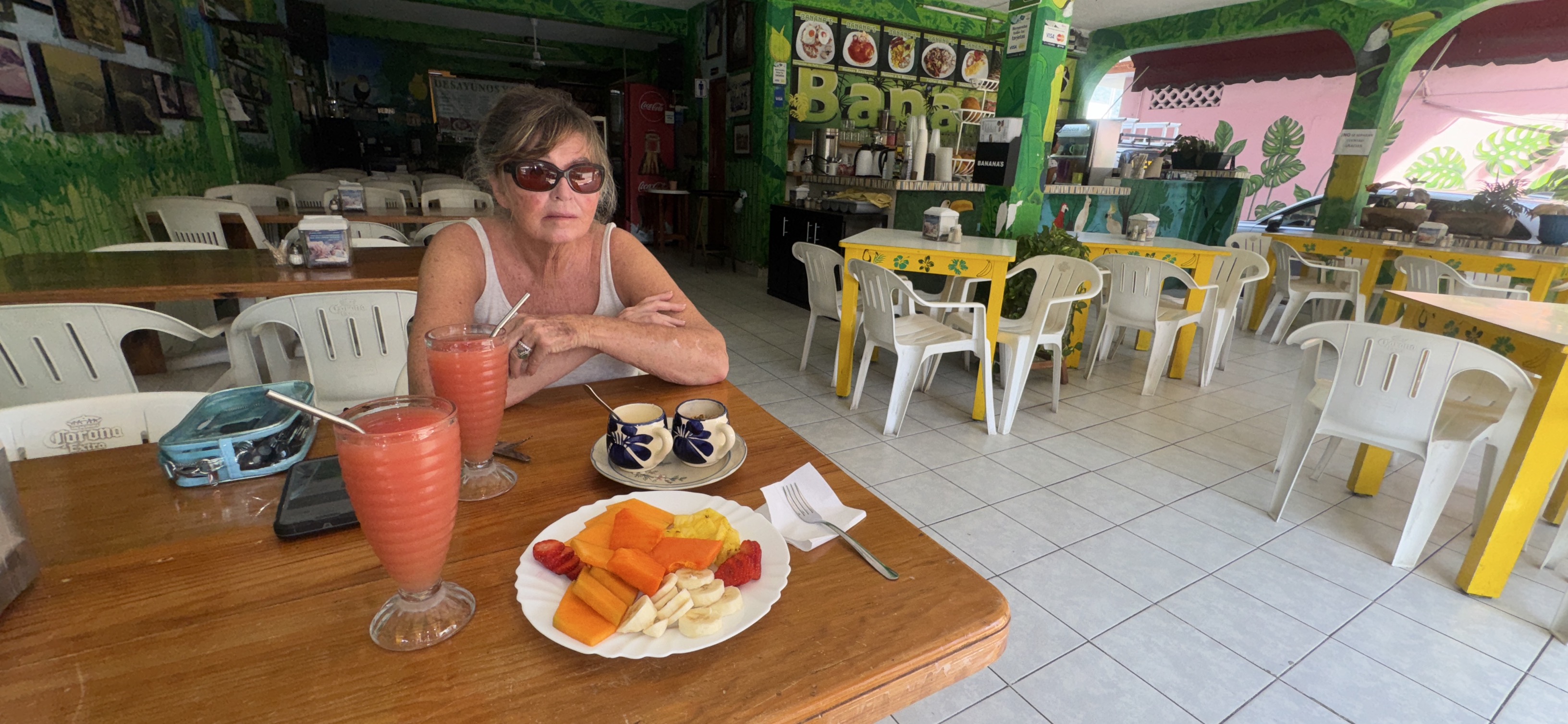 Bananas Restaurant image 3