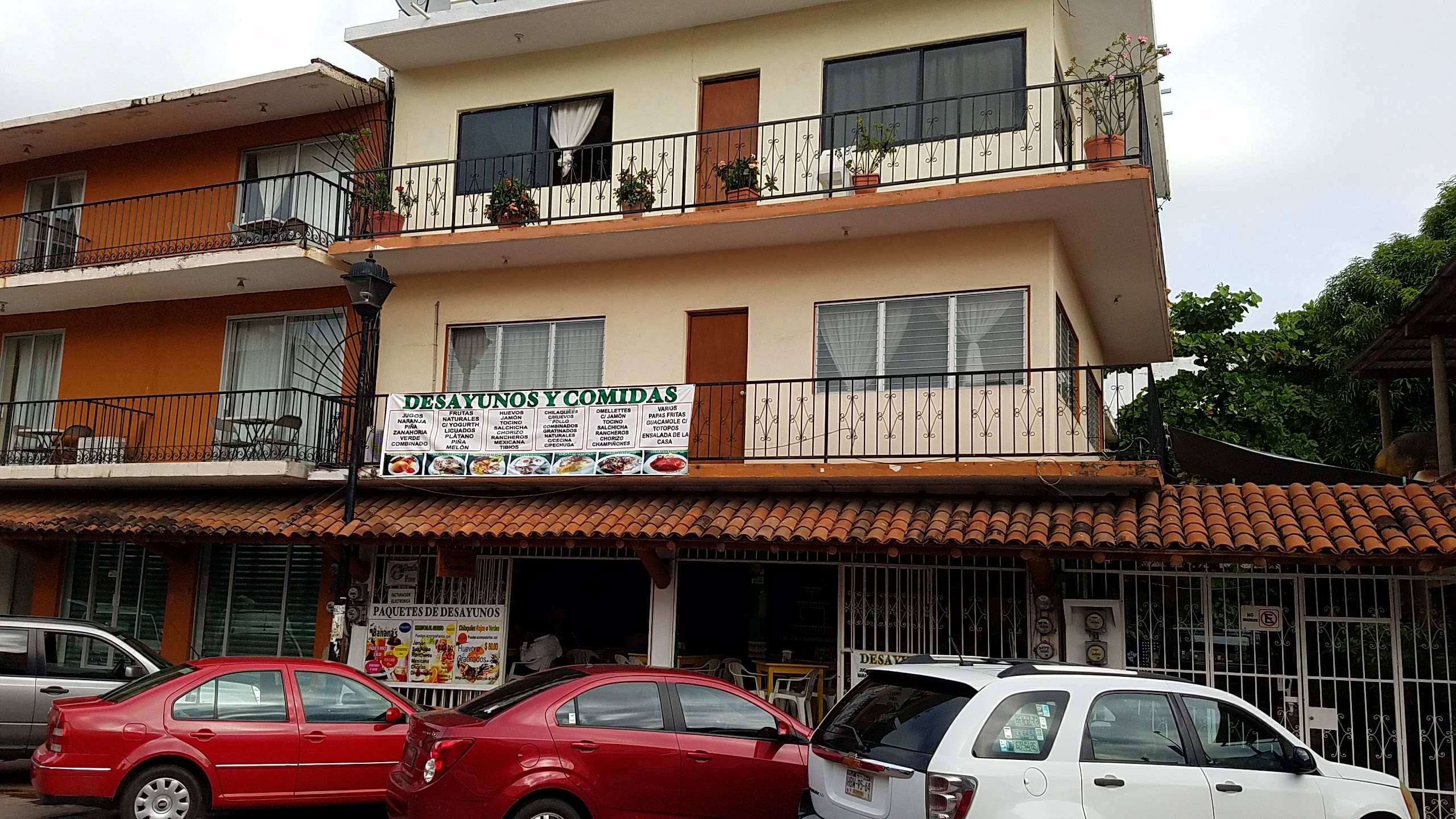 Bananas Restaurant image 9