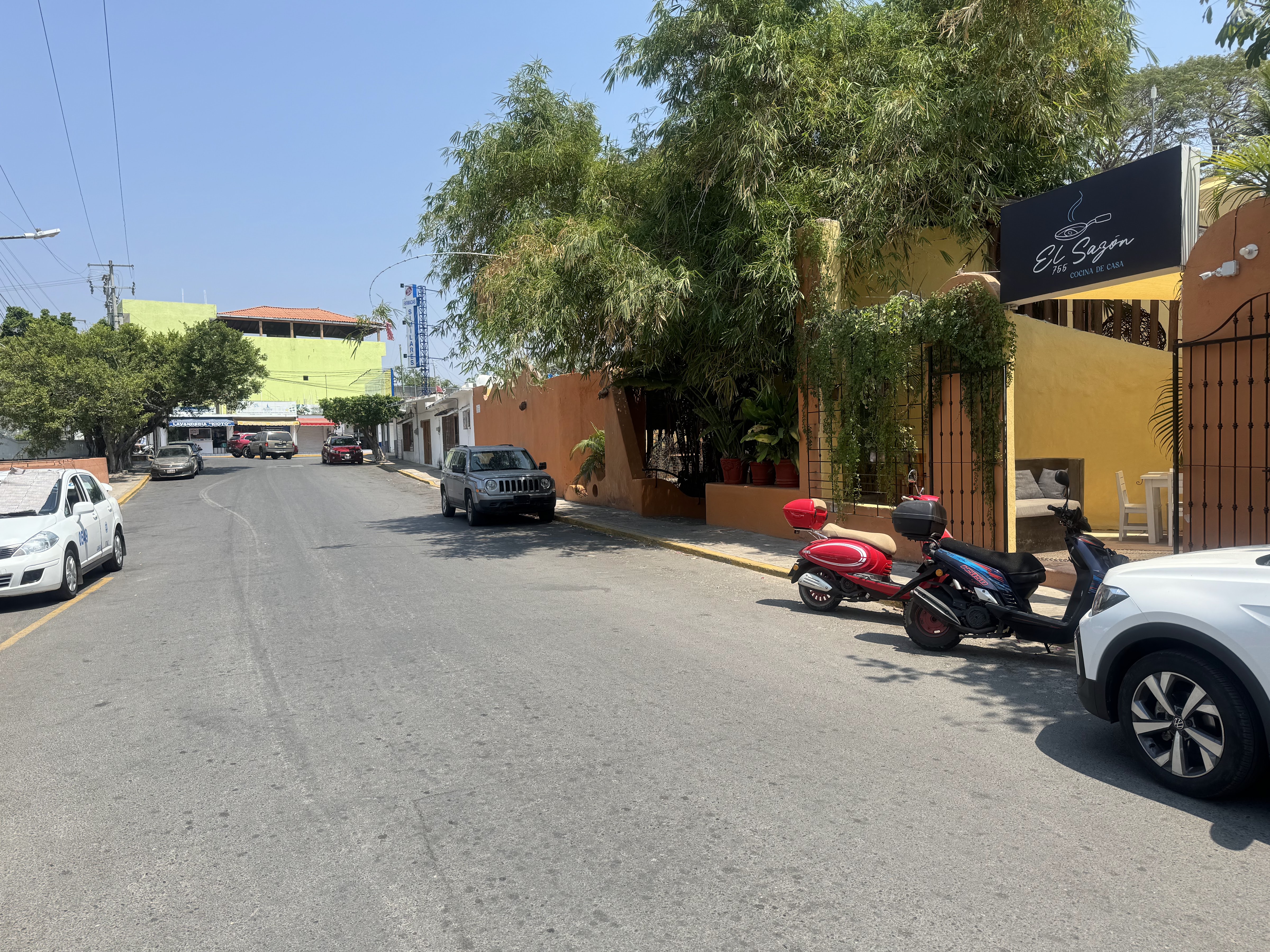 The Seasoning 755 Restaurant image 2