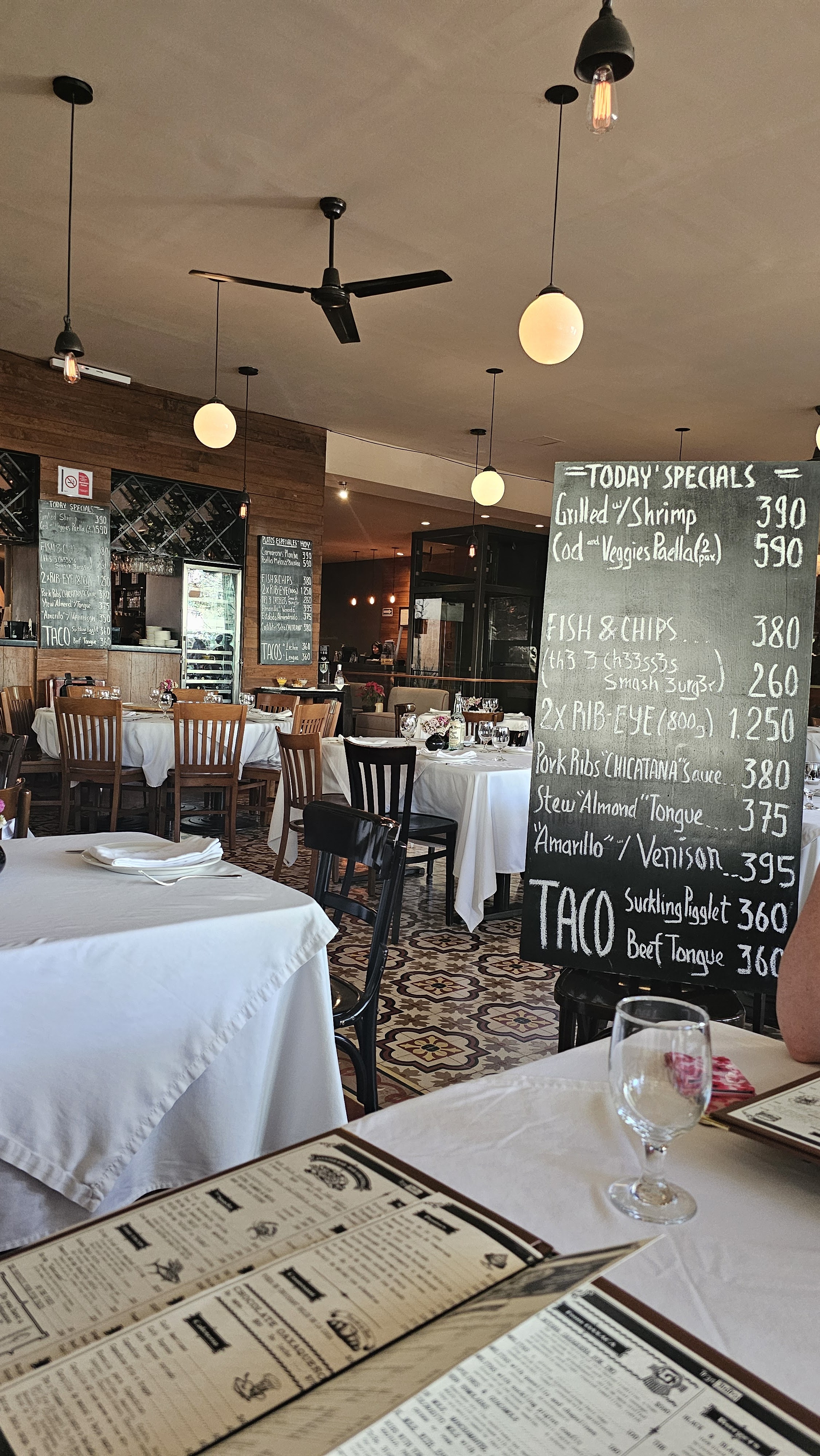 Tr3s 3istro Restaurant & Oyster Bar image 2