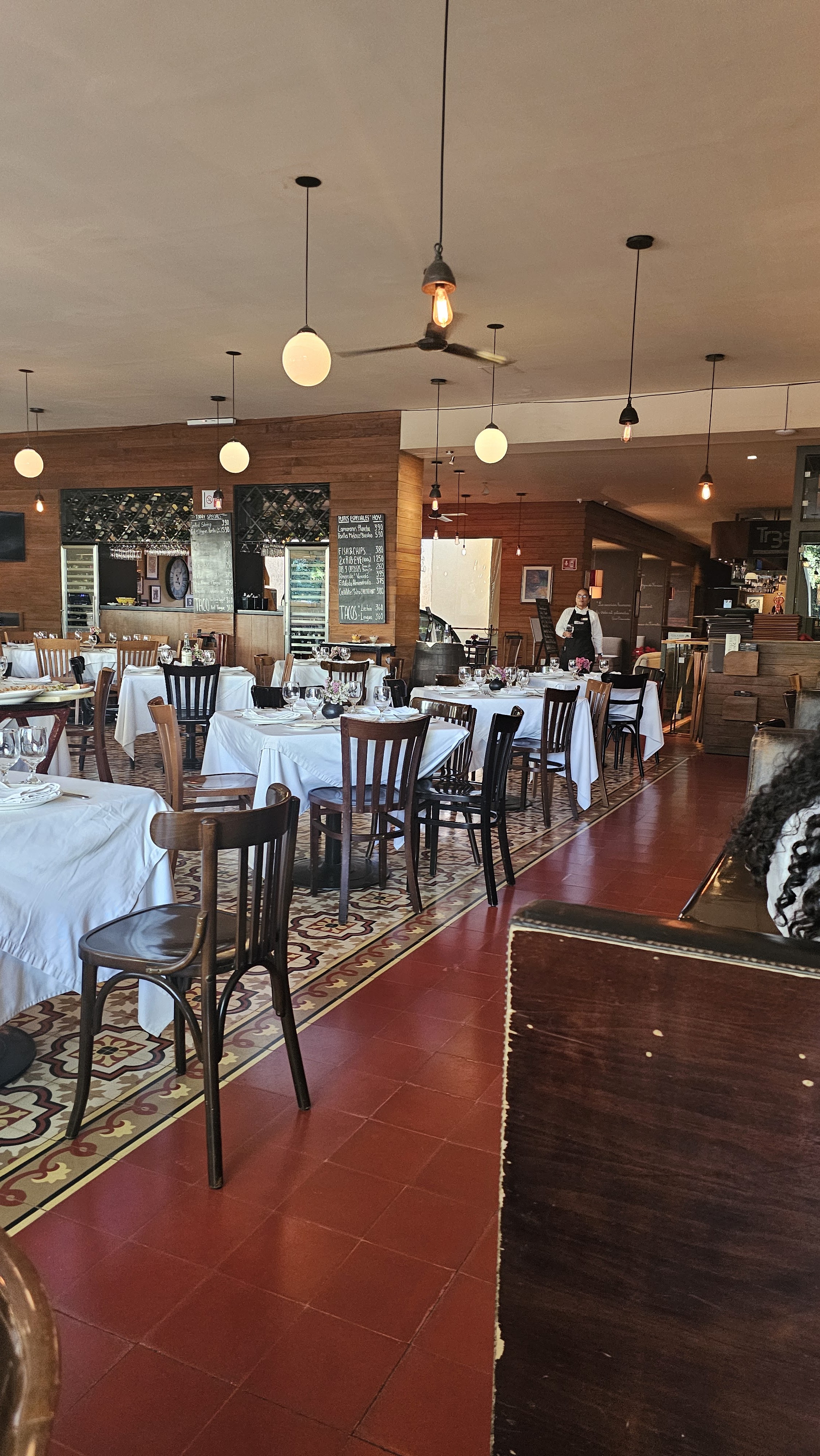 Tr3s 3istro Restaurant & Oyster Bar image 5