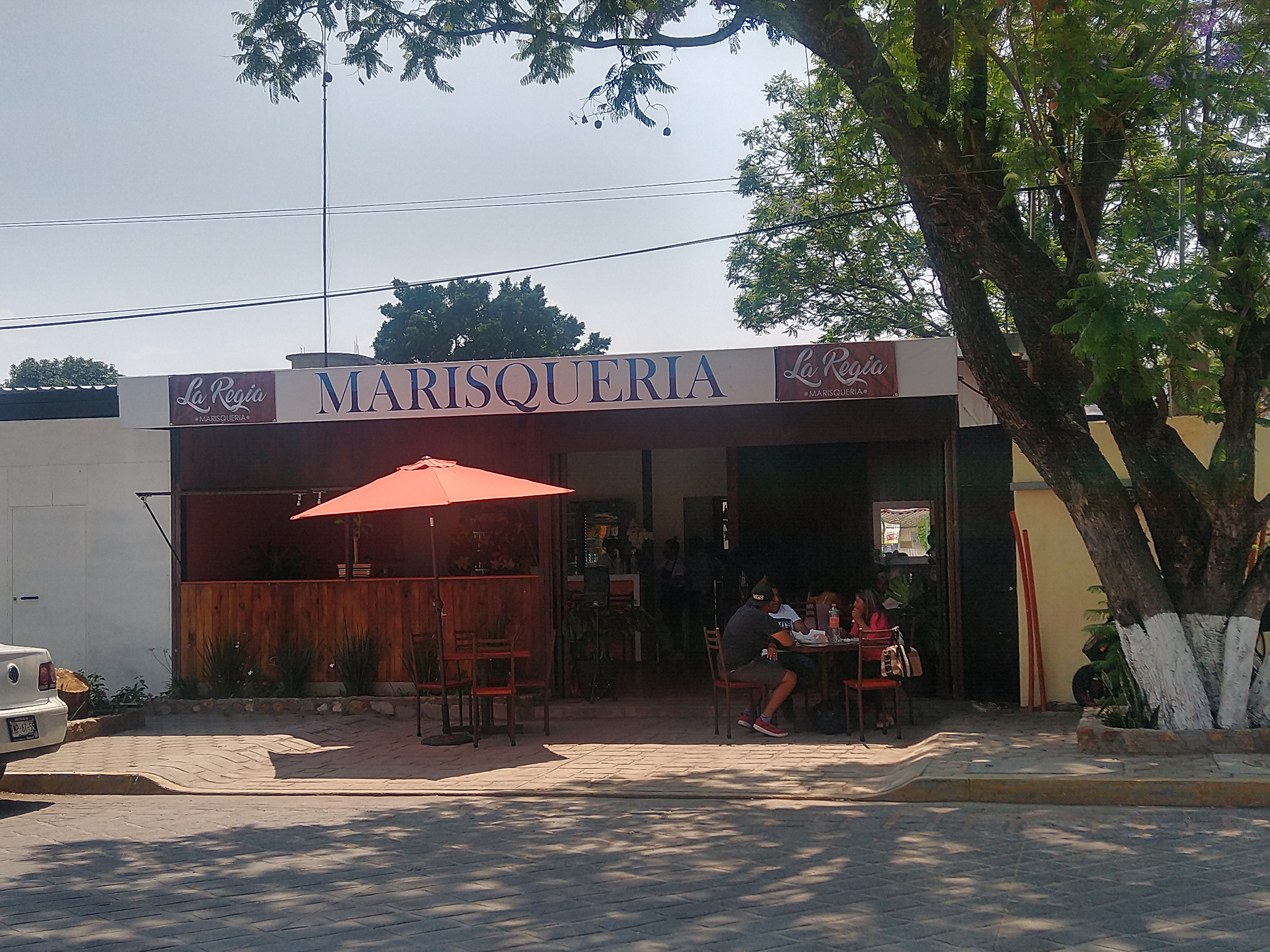 *"Marisquería La Regia"* image 1