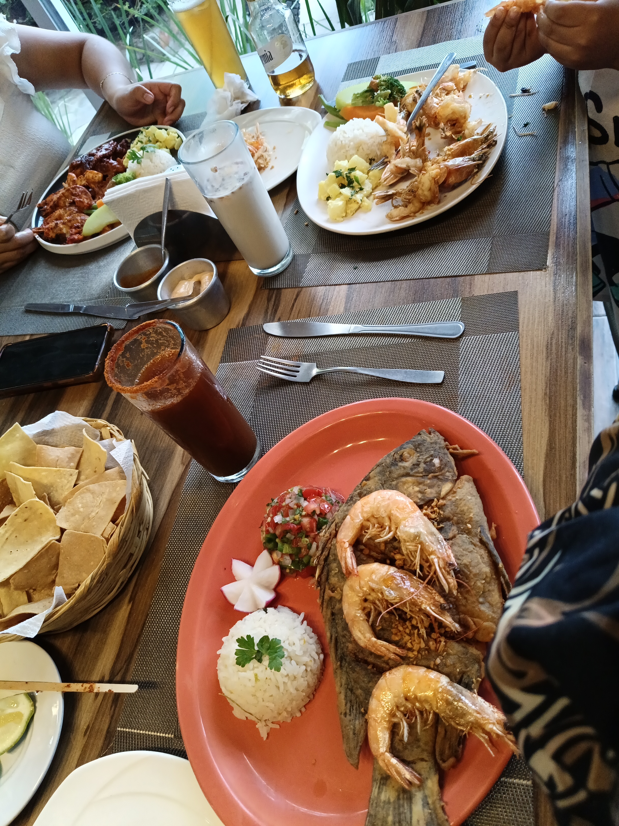 *"Marisquería La Regia"* image 2